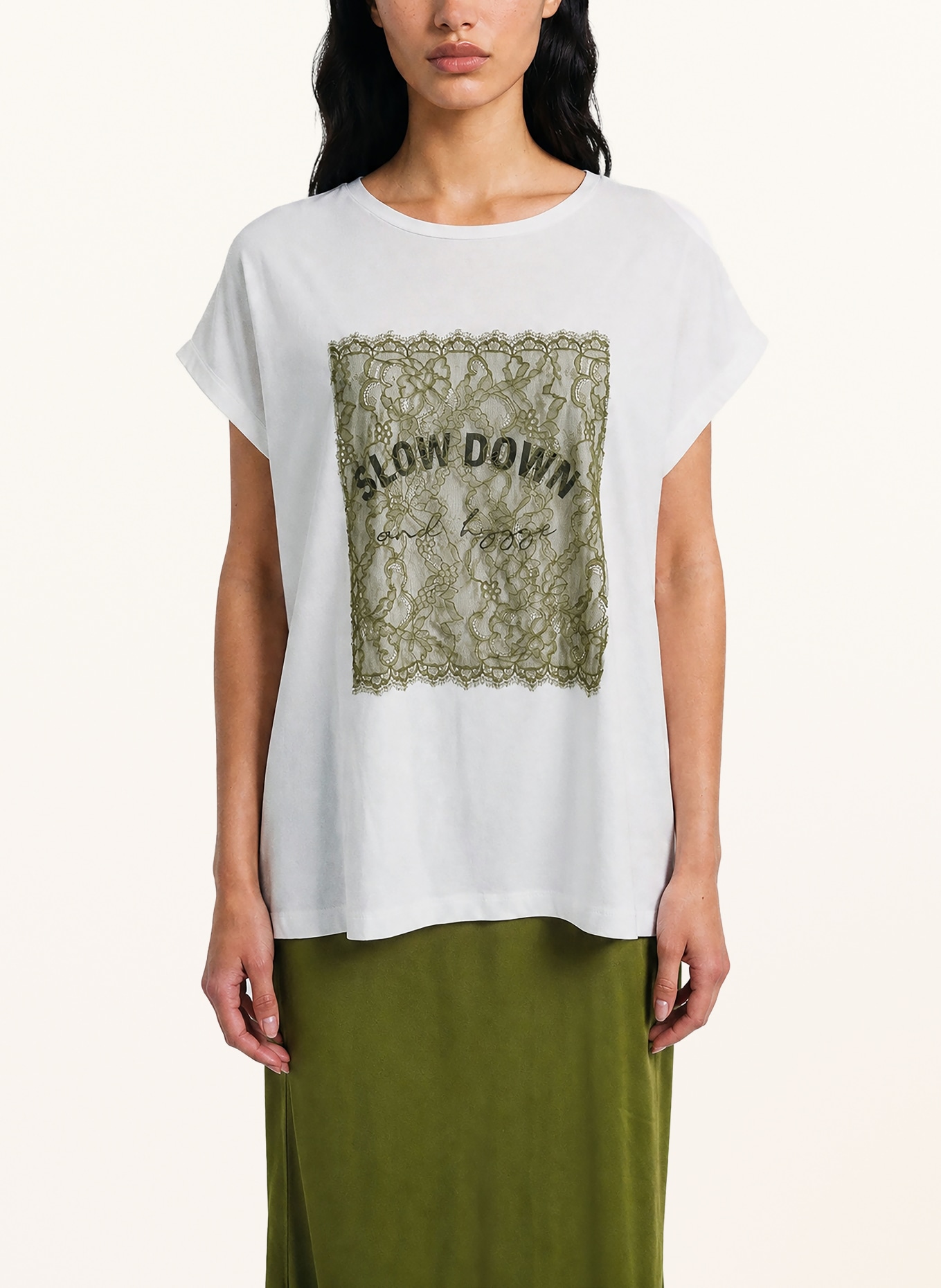 Smith & Soul T-Shirt mit Spitze: WEISS / OLIV / SCHWARZ