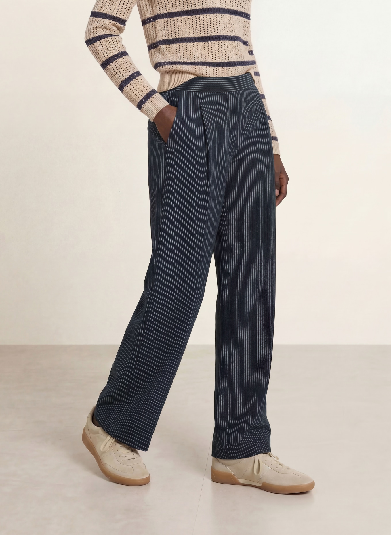 REISS Marlene-broek REMI: DONKERBLAUW / WIT