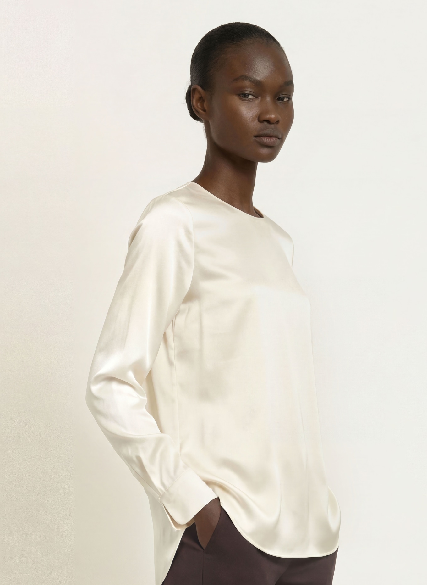 (THE MERCER) N.Y. Blusenshirt mit Seide: ECRU