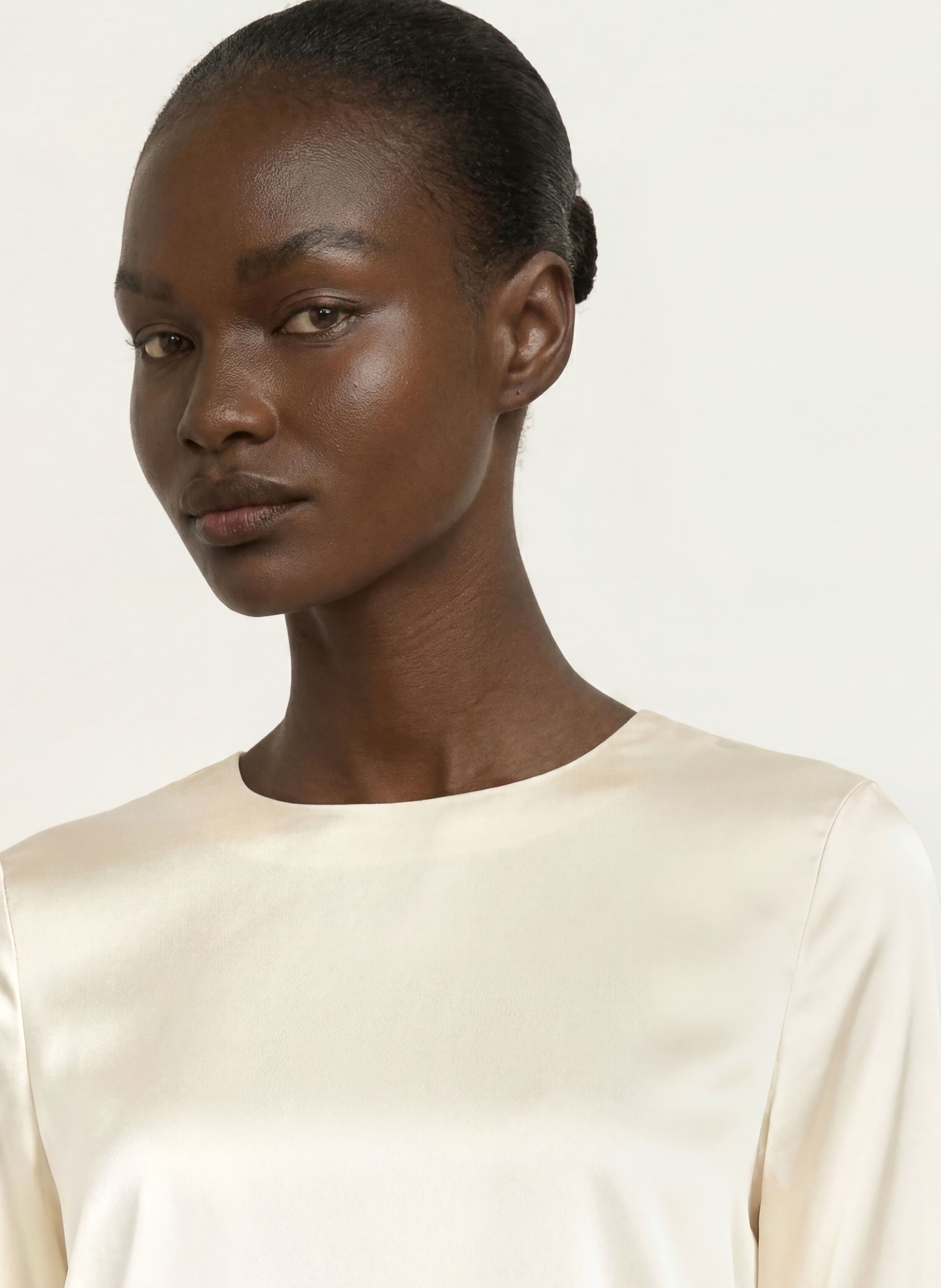 (THE MERCER) N.Y. Blusenshirt mit Seide: ECRU