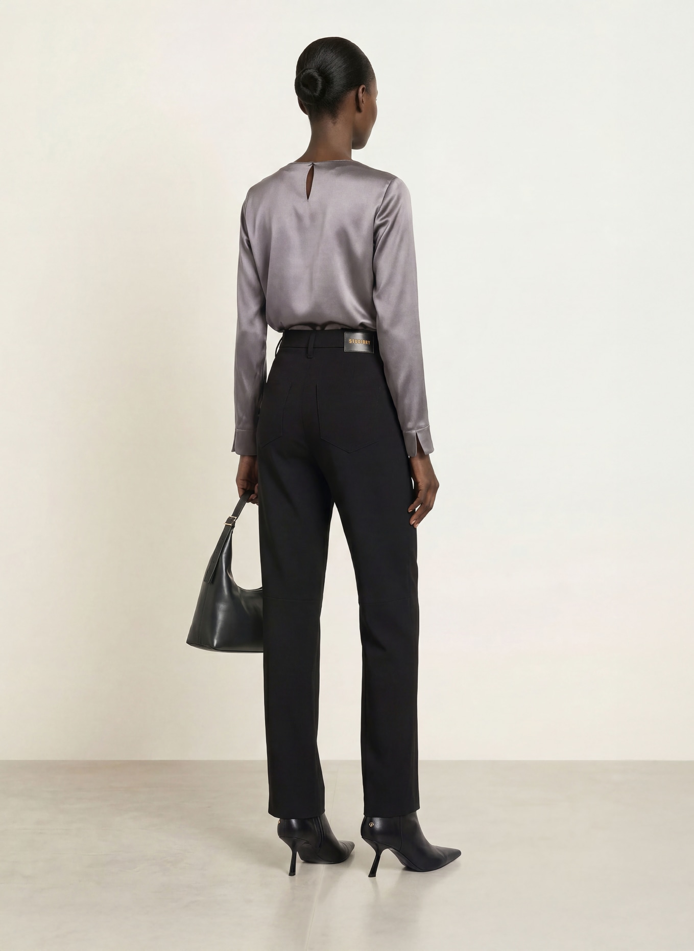 (THE MERCER) N.Y. Blusenshirt mit Seide: DUNKELGRAU