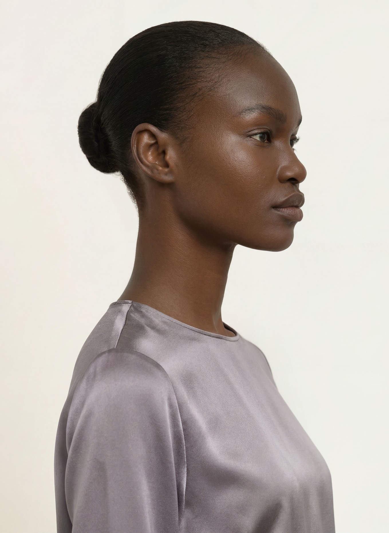 (THE MERCER) N.Y. Blusenshirt mit Seide: DUNKELGRAU