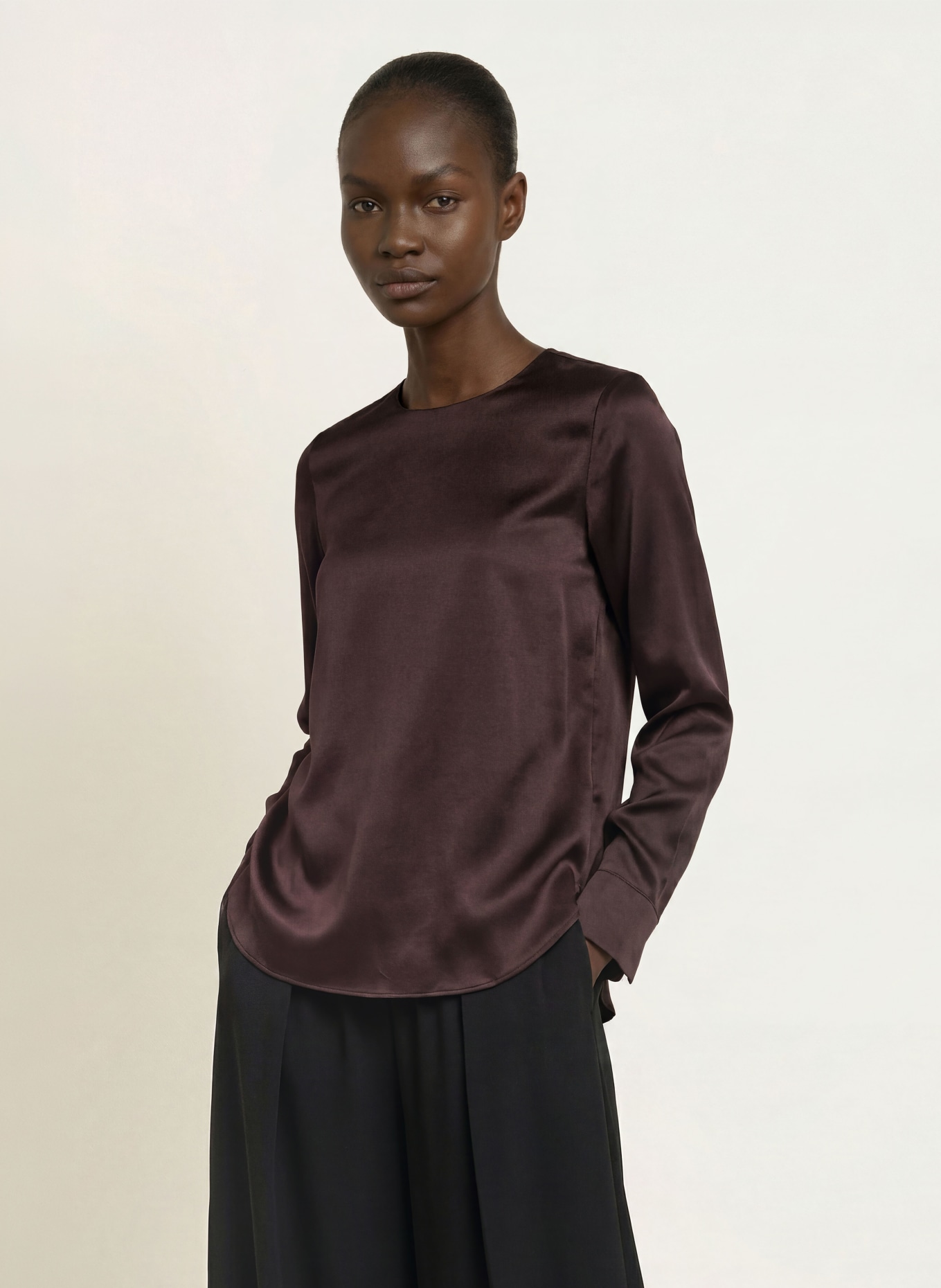 (THE MERCER) N.Y. Blusenshirt mit Seide: DUNKELBRAUN