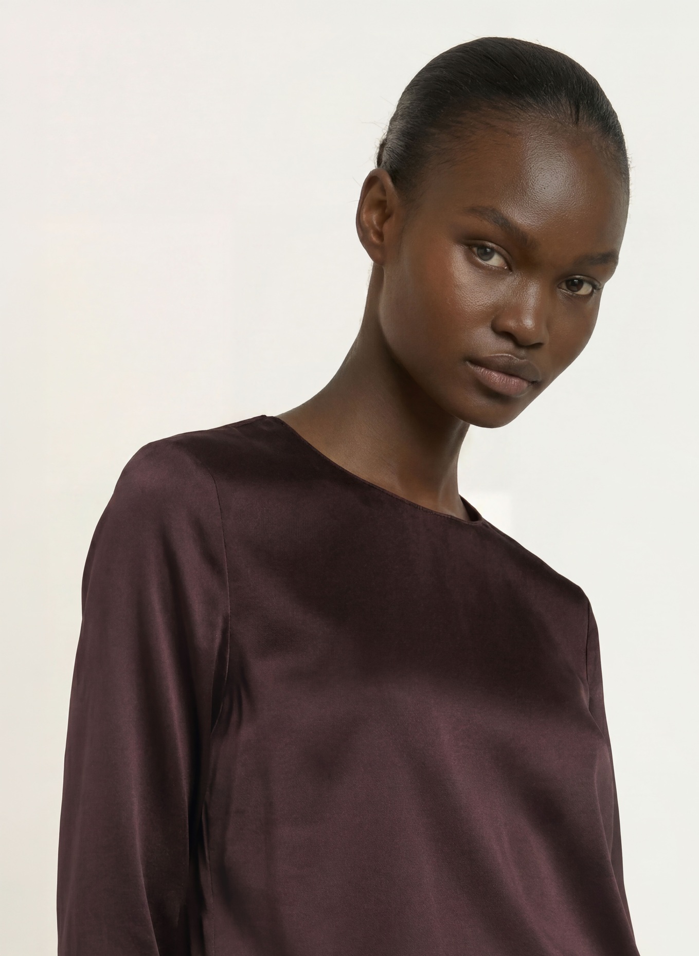 (THE MERCER) N.Y. Blusenshirt mit Seide: DUNKELBRAUN