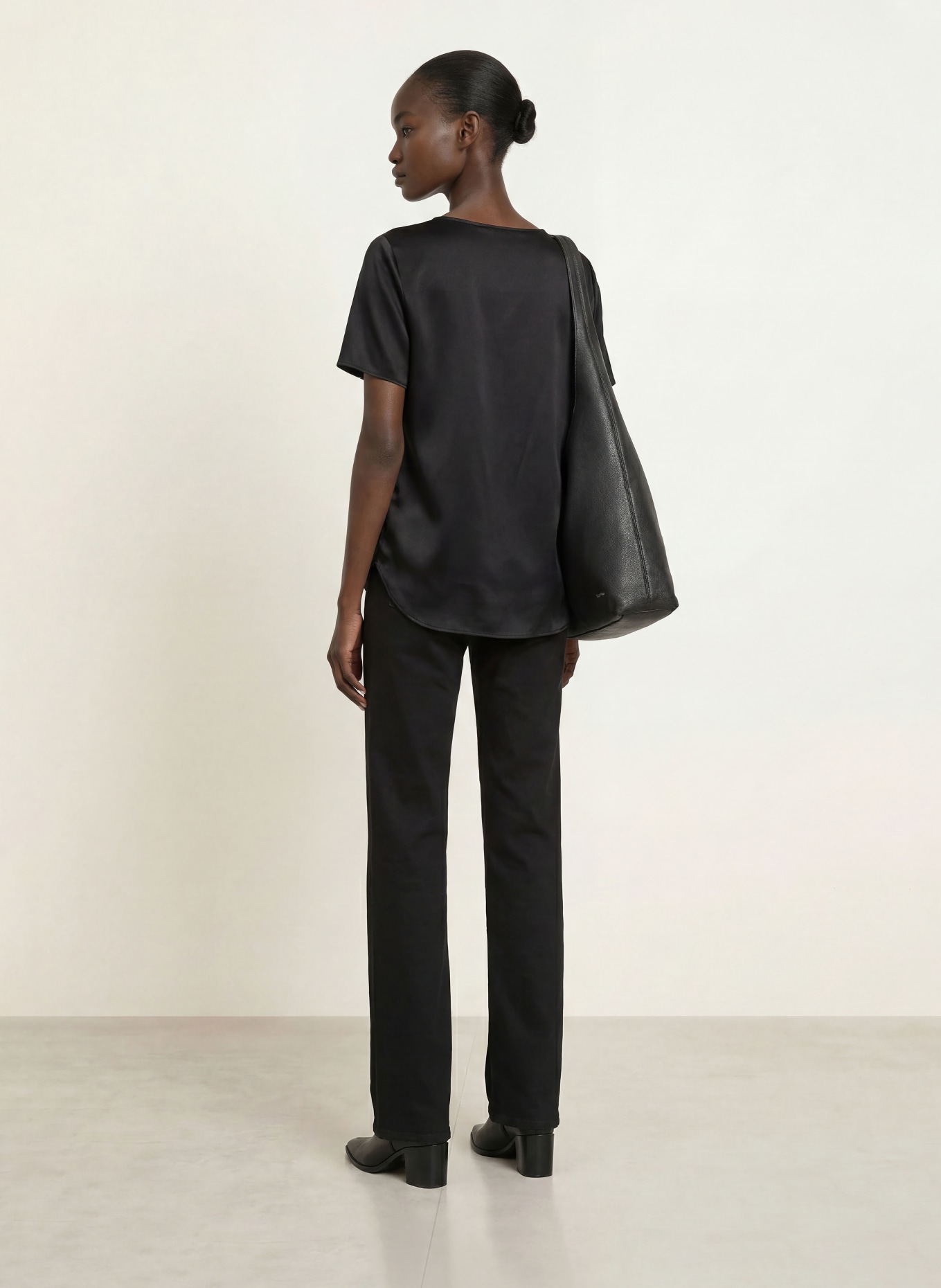 (THE MERCER) N.Y. Blouse en satin et soie: NOIR