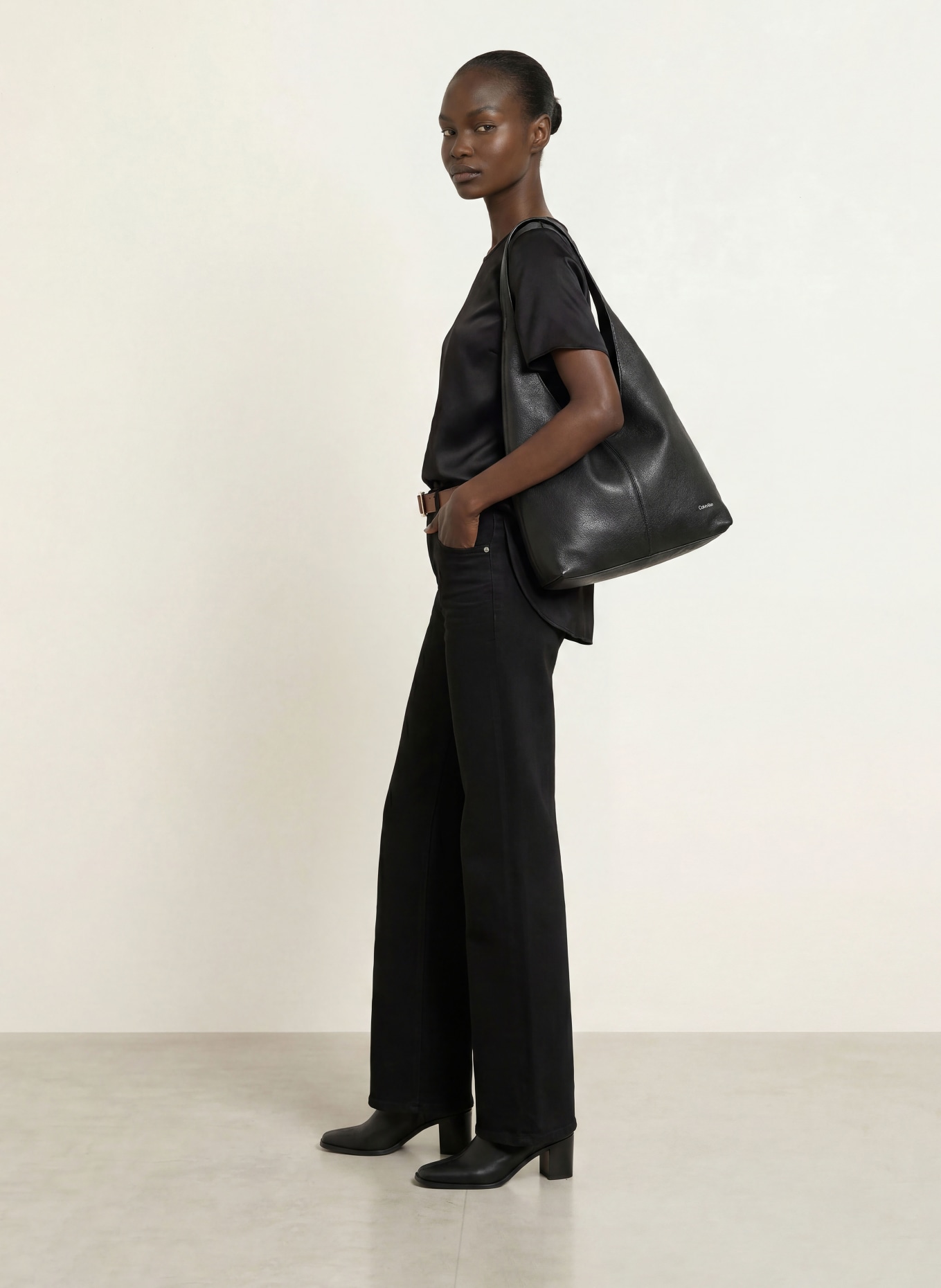 (THE MERCER) N.Y. Blouse en satin et soie: NOIR