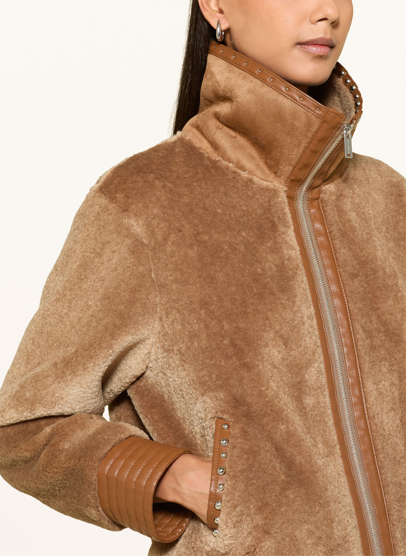 RINO & PELLE Kunstbontjas DANISHA met studs: BEIGE