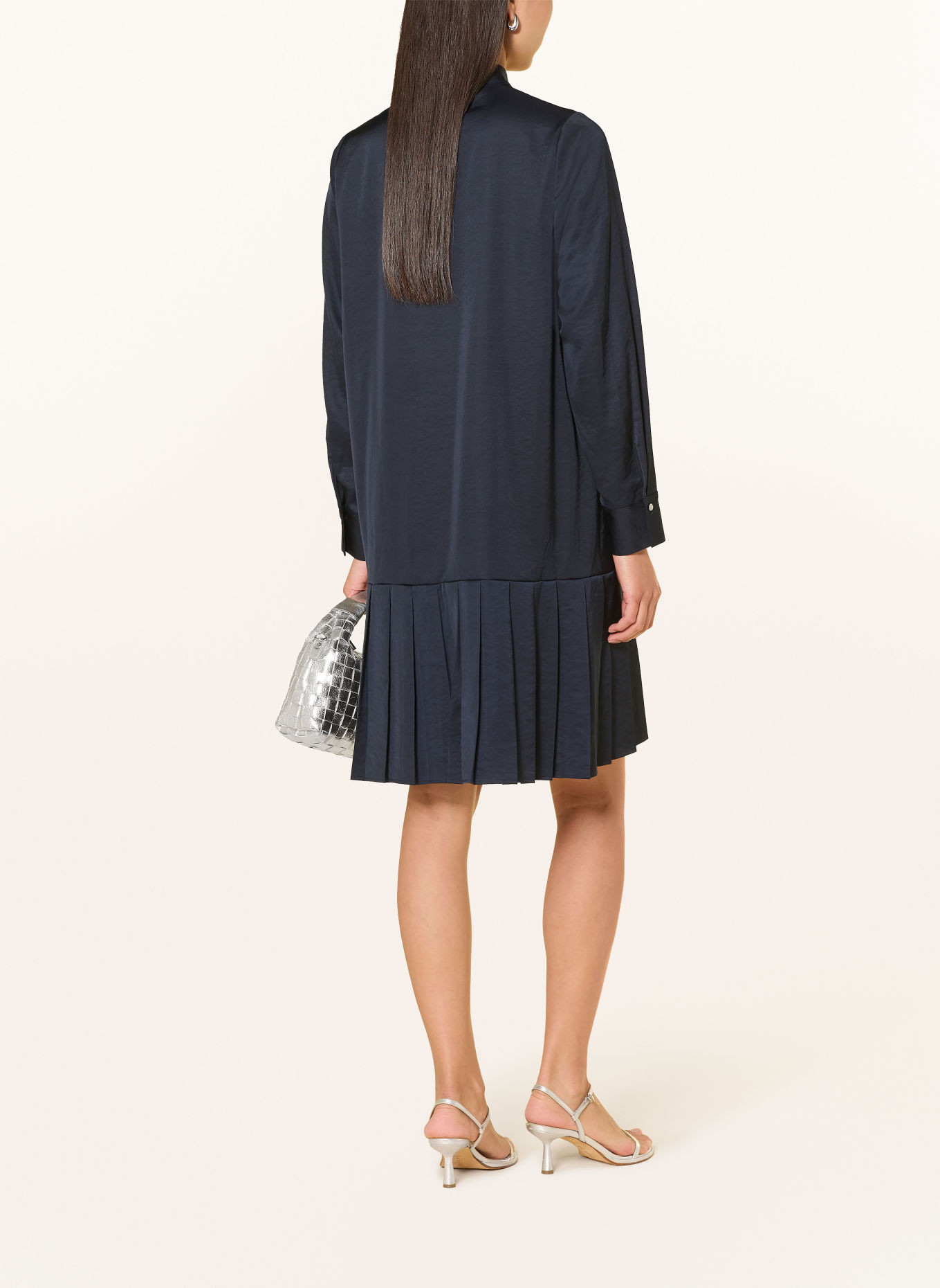 RINO & PELLE Schluppenkleid ROELIEN mit Plissees: DUNKELBLAU