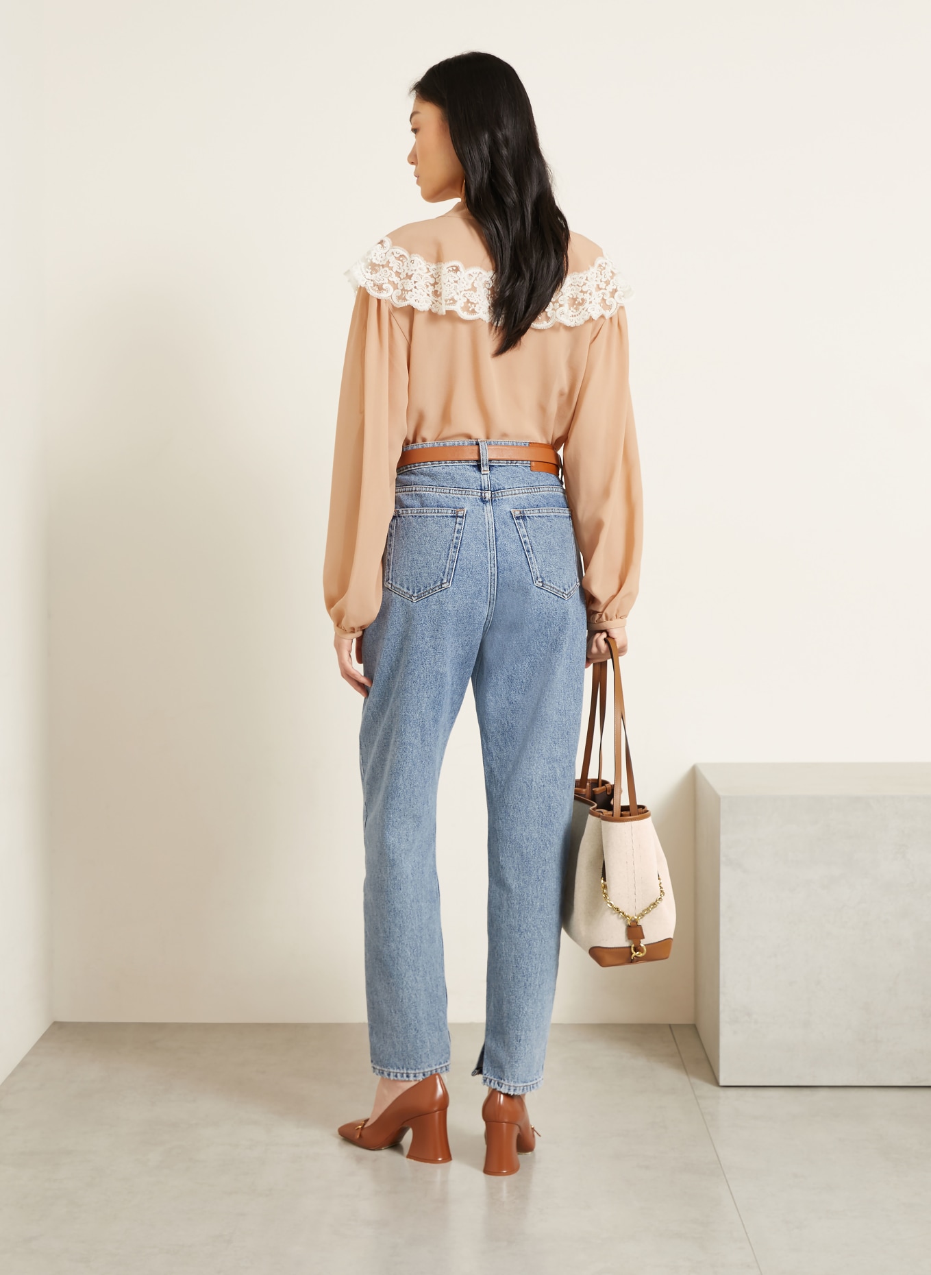 Chloé Schluppenbluse aus Seide mit Spitze: CAMEL / WEISS