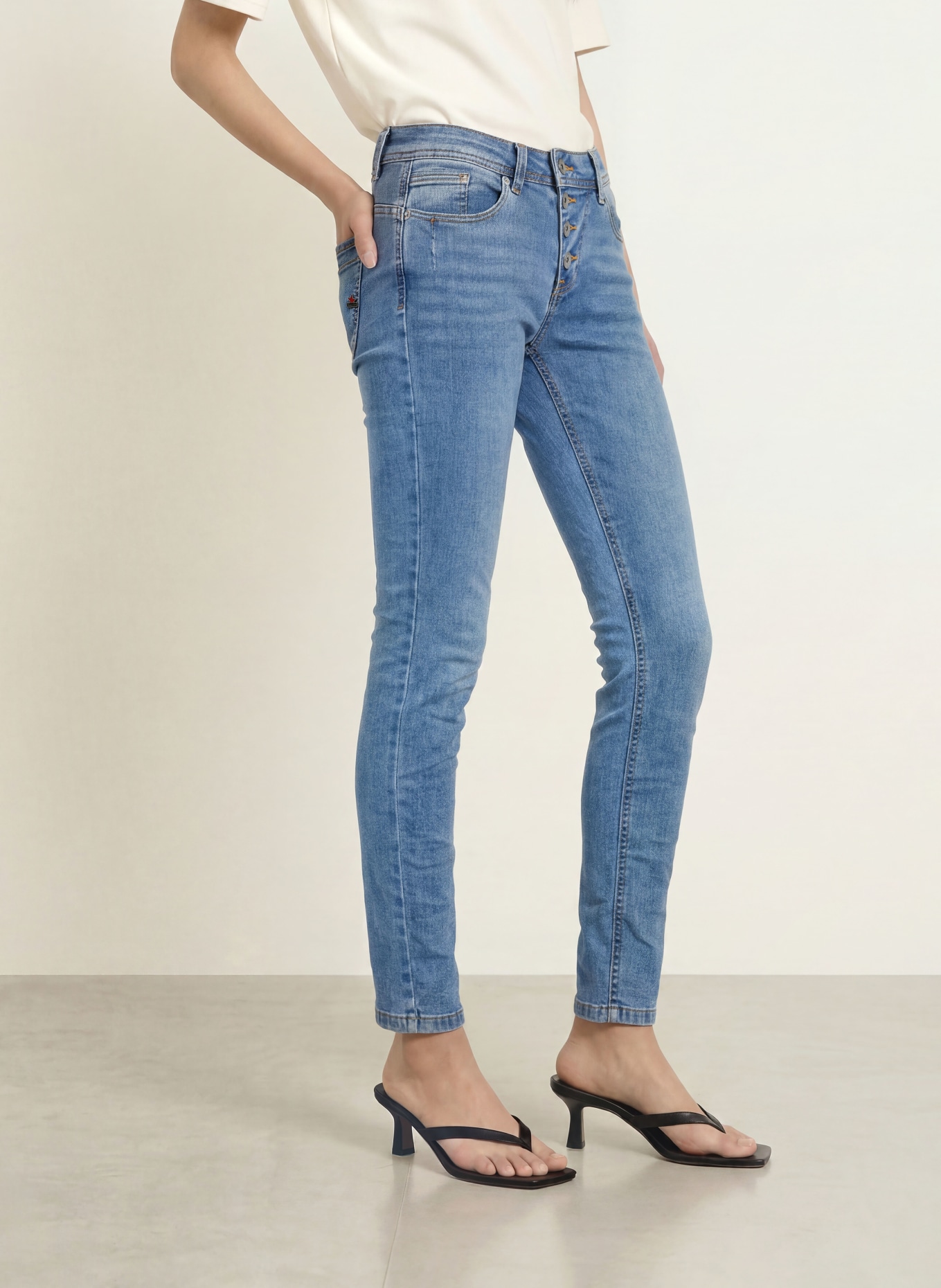 Buena Vista Jeans MALIBU CROPPED: 4478 bright denim
