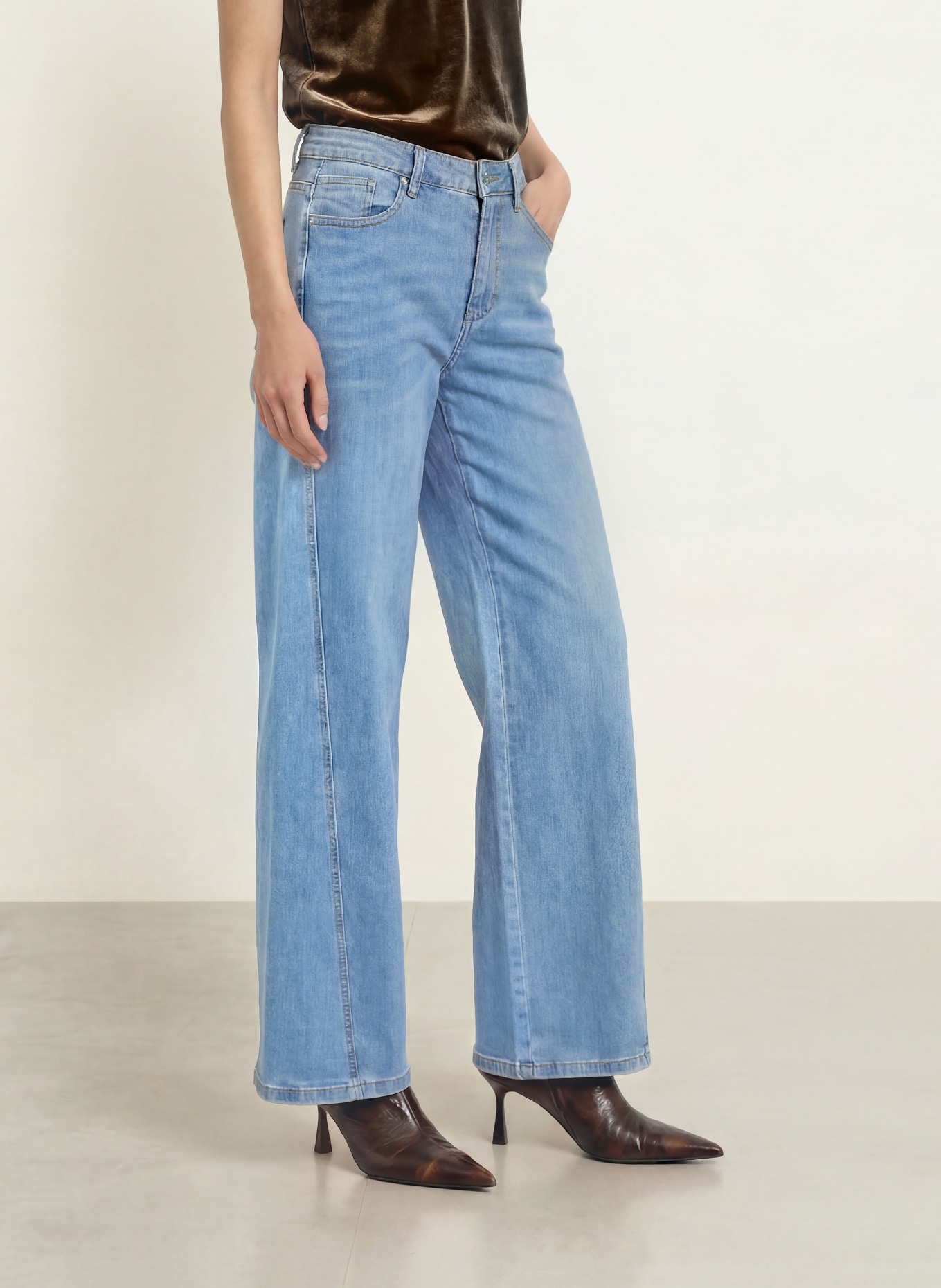 Buena Vista Wide leg jeans: 7365 sky denim