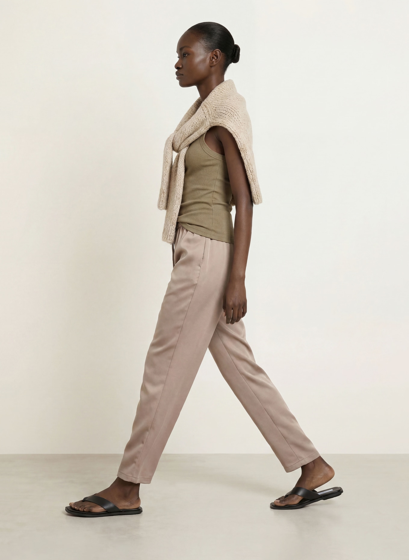 Juvia ALISIA Top: KHAKI