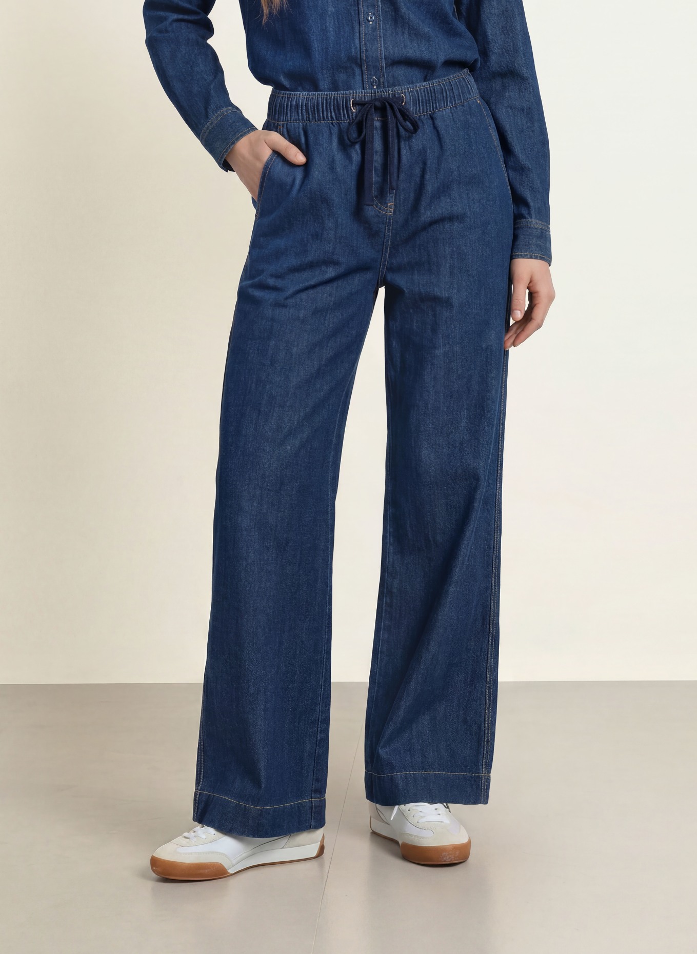 Juvia Wide Leg Jeans SABRINA: 880 NAVY