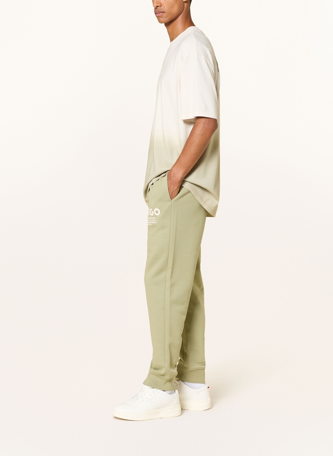 HUGO Sweatpant NEVEZ: LICHTGROEN