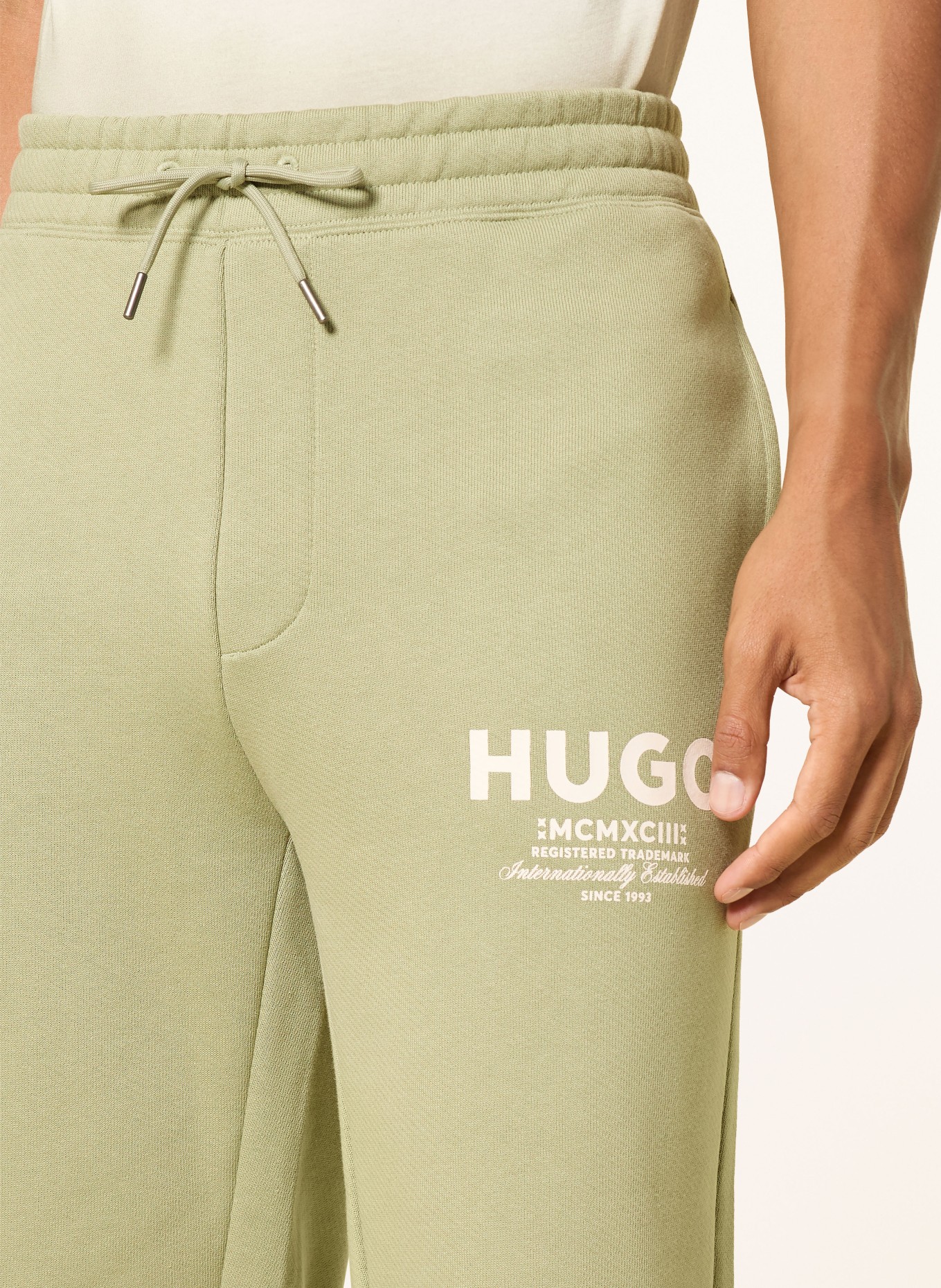 HUGO Sweatpant NEVEZ: LICHTGROEN