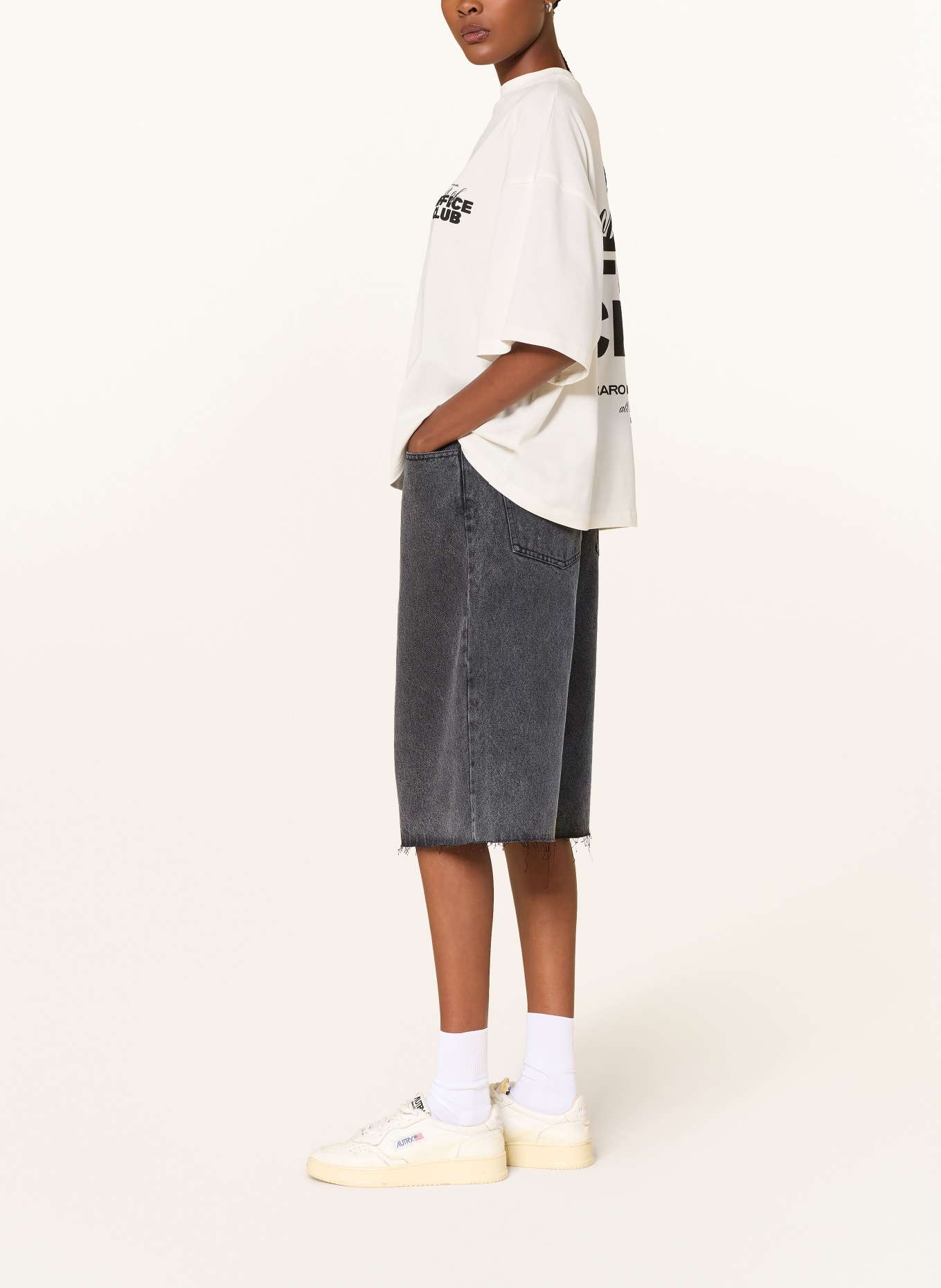 KARO KAUER Jeansshorts: SVART