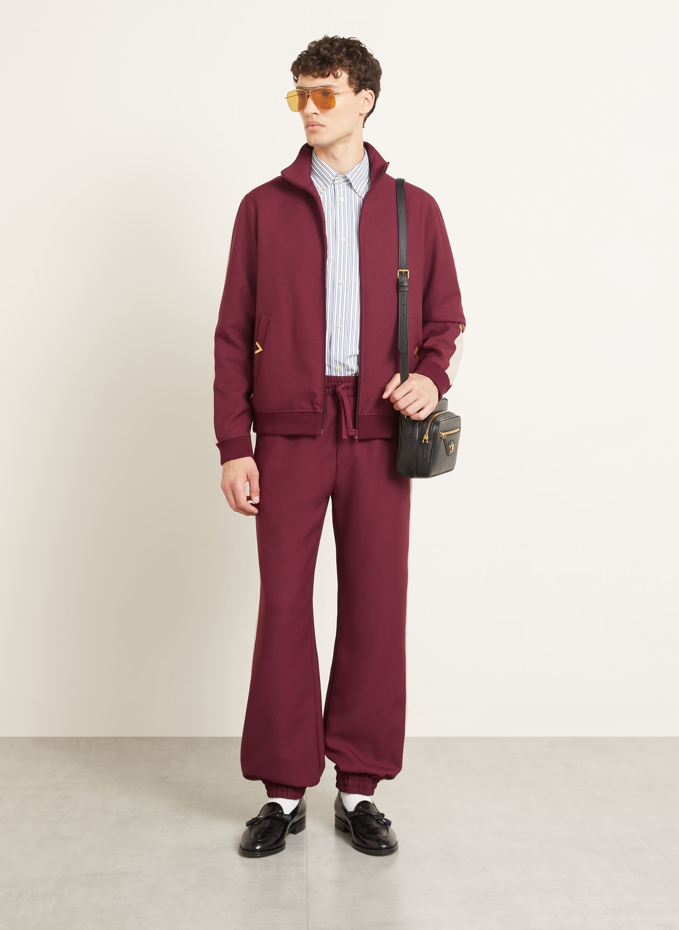 VALENTINO Track Pants VGOLD mit Galonstreifen: DUNKELROT / BEIGE