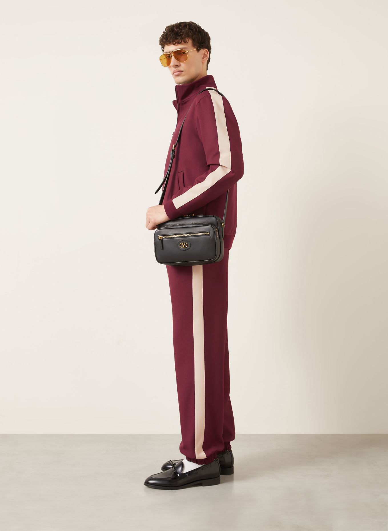 VALENTINO Track Pants VGOLD mit Galonstreifen: DUNKELROT / BEIGE