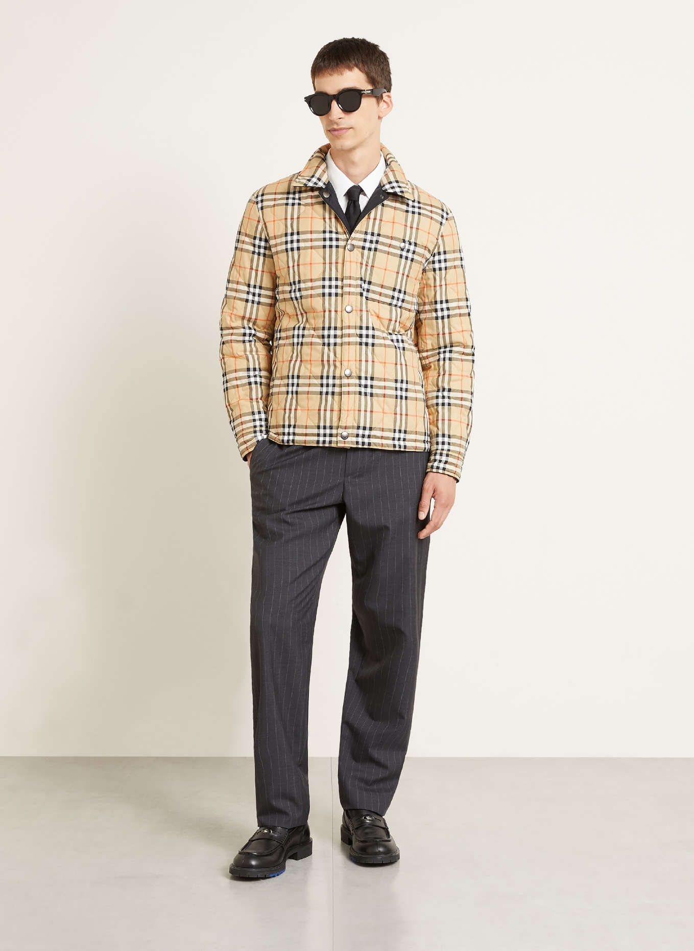 BURBERRY Prošívaná oboustranná bunda BRIGHTON: ČERNÁ