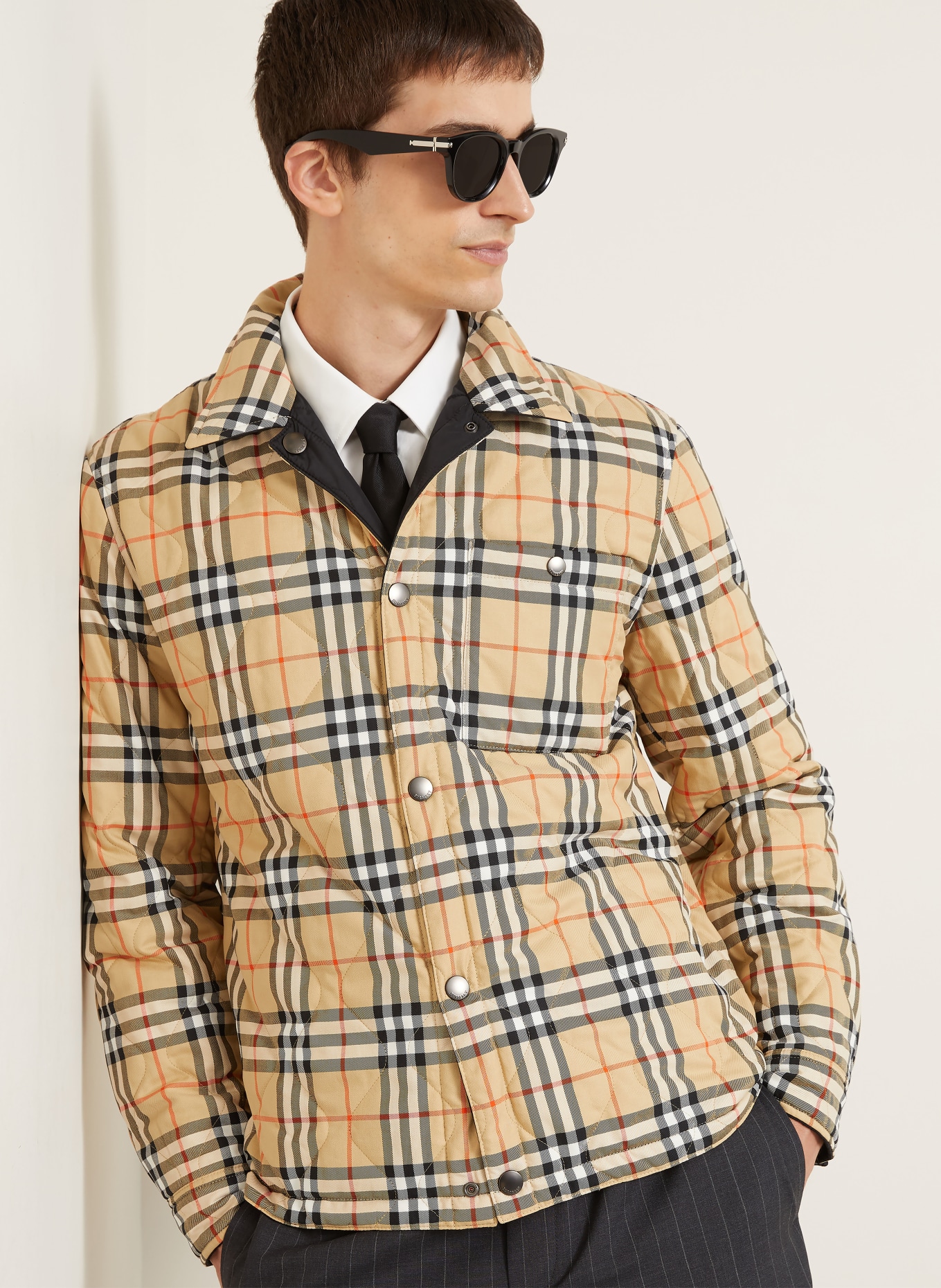 BURBERRY Prošívaná oboustranná bunda BRIGHTON: ČERNÁ