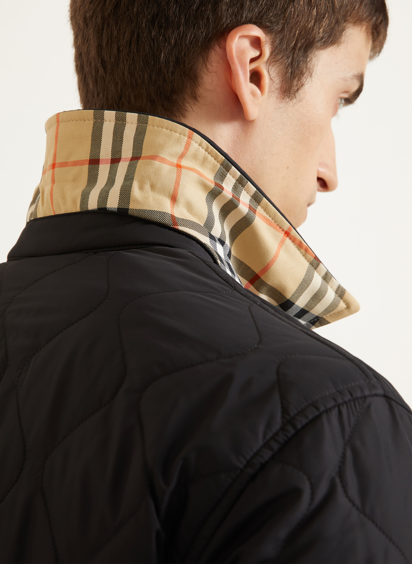 BURBERRY Prošívaná oboustranná bunda BRIGHTON: ČERNÁ