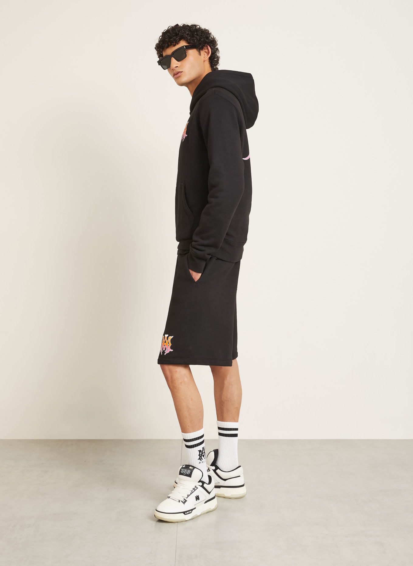 AMIRI Sweatshorts: SCHWARZ / PINK / ORANGE