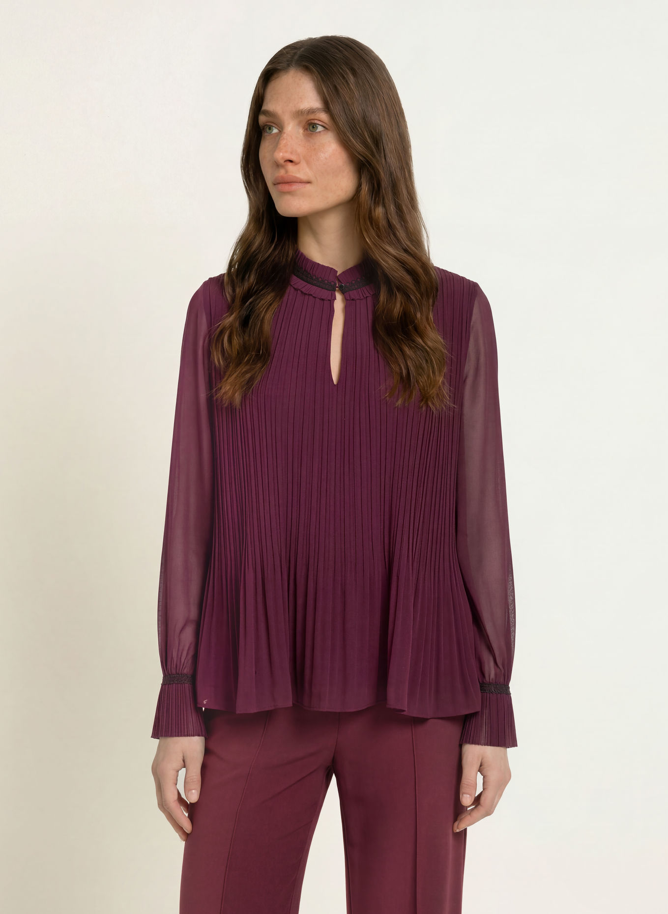 MARC CAIN Blusenshirt mit Plissees und Spitze: 296 winetasting