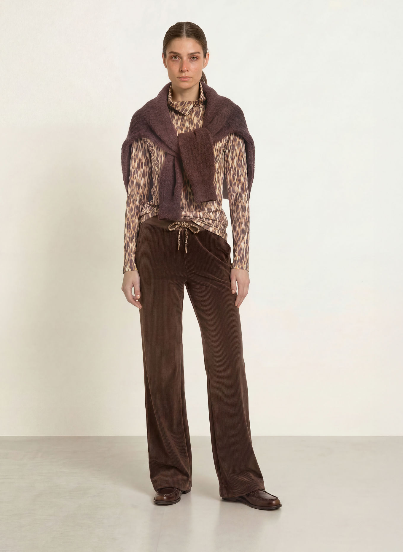 MARC CAIN Longsleeve: 697 seal brown