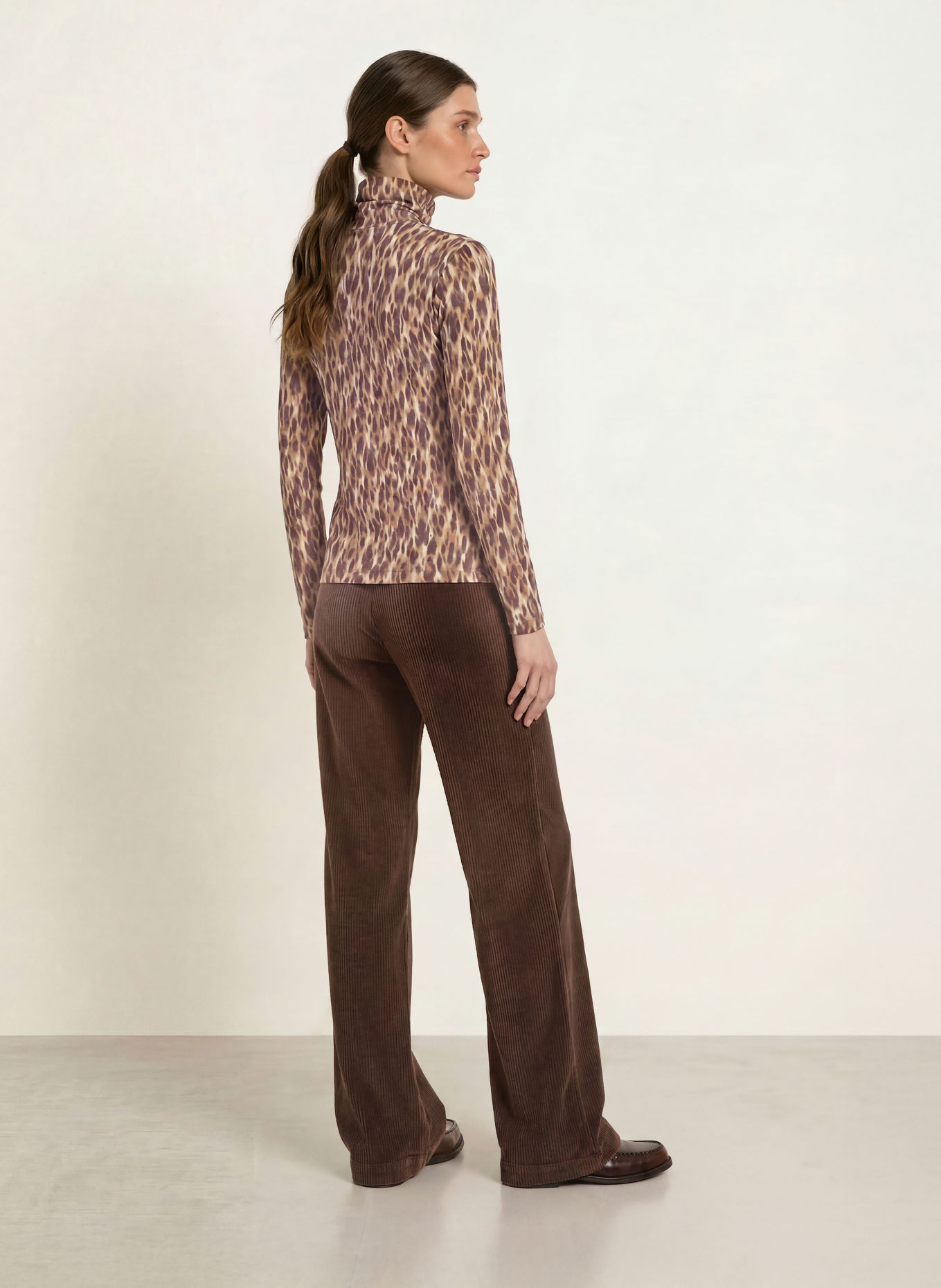 MARC CAIN Longsleeve: 697 seal brown