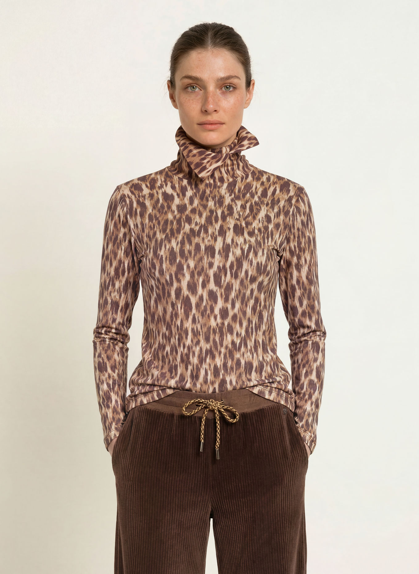 MARC CAIN Longsleeve: 697 seal brown