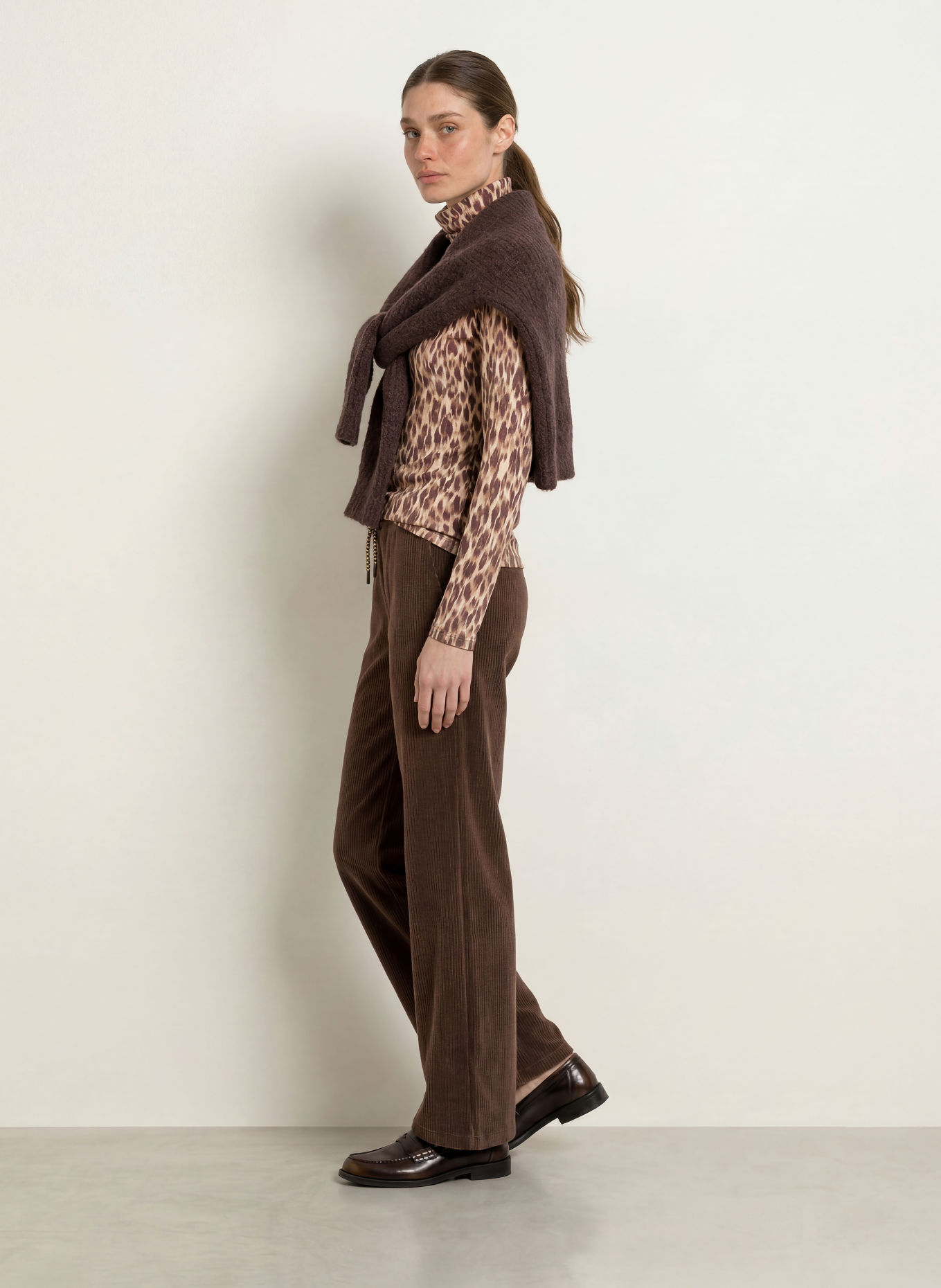 MARC CAIN Longsleeve: 697 seal brown