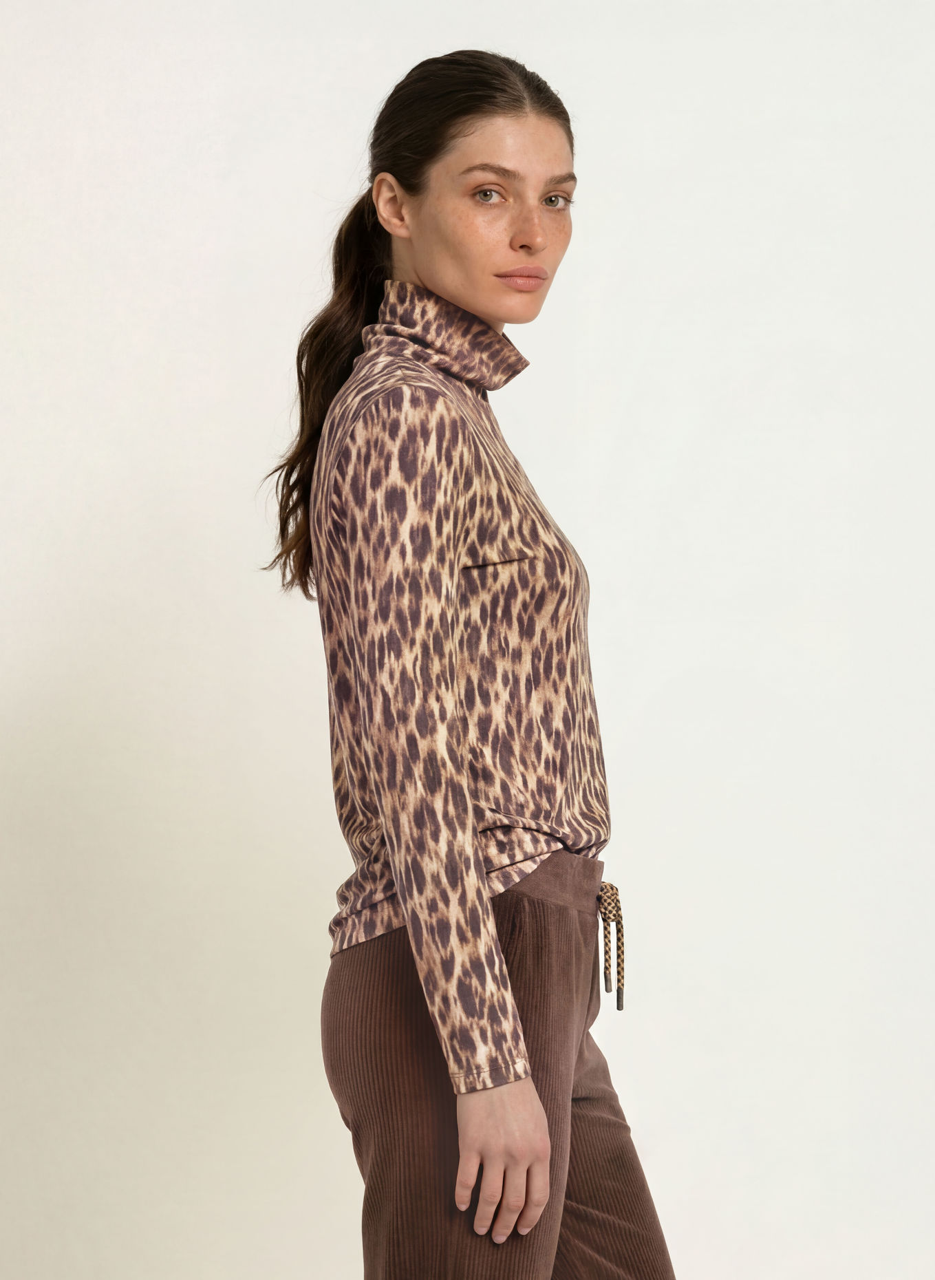 MARC CAIN Longsleeve: 697 seal brown