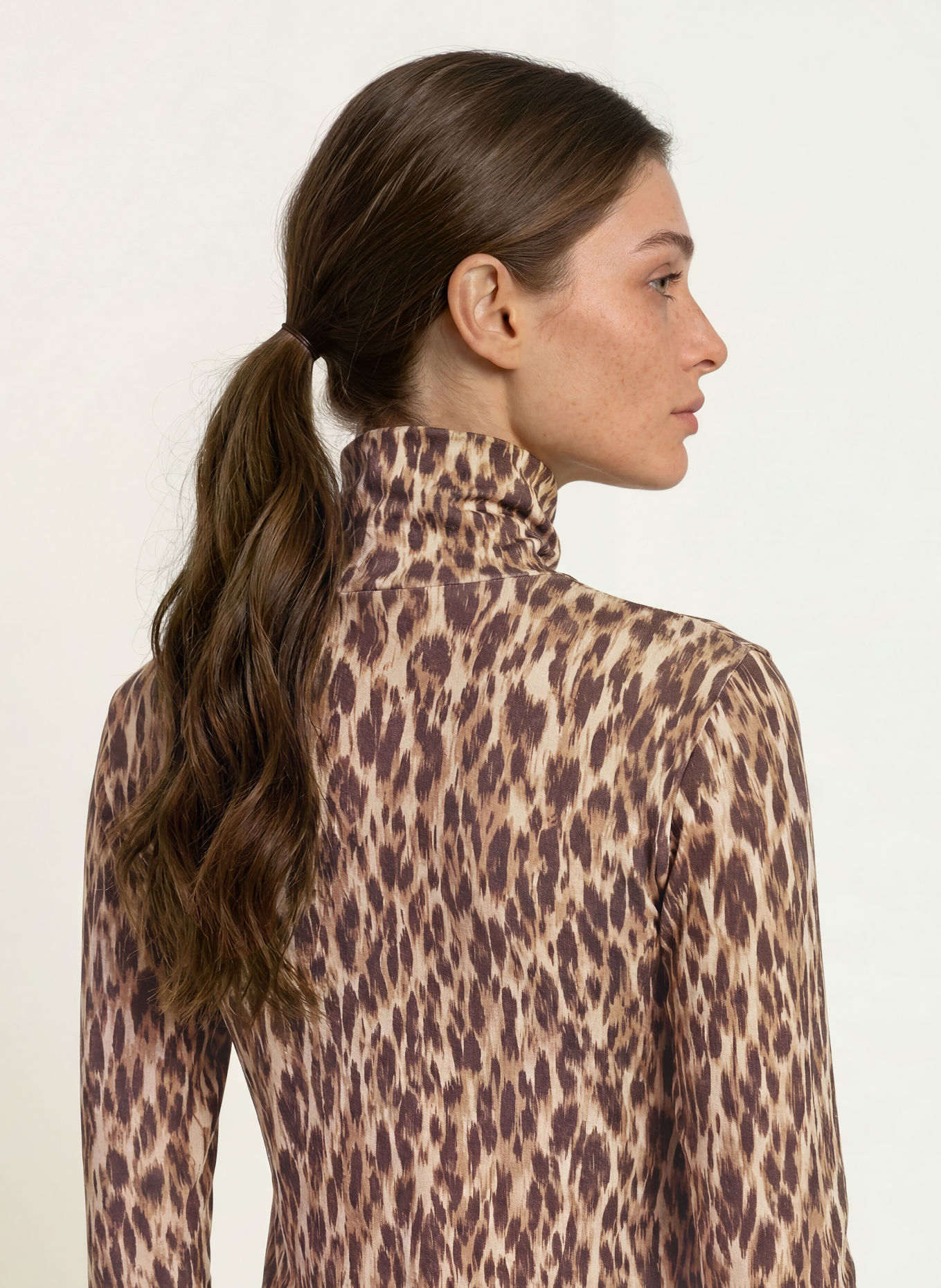 MARC CAIN Longsleeve: 697 seal brown