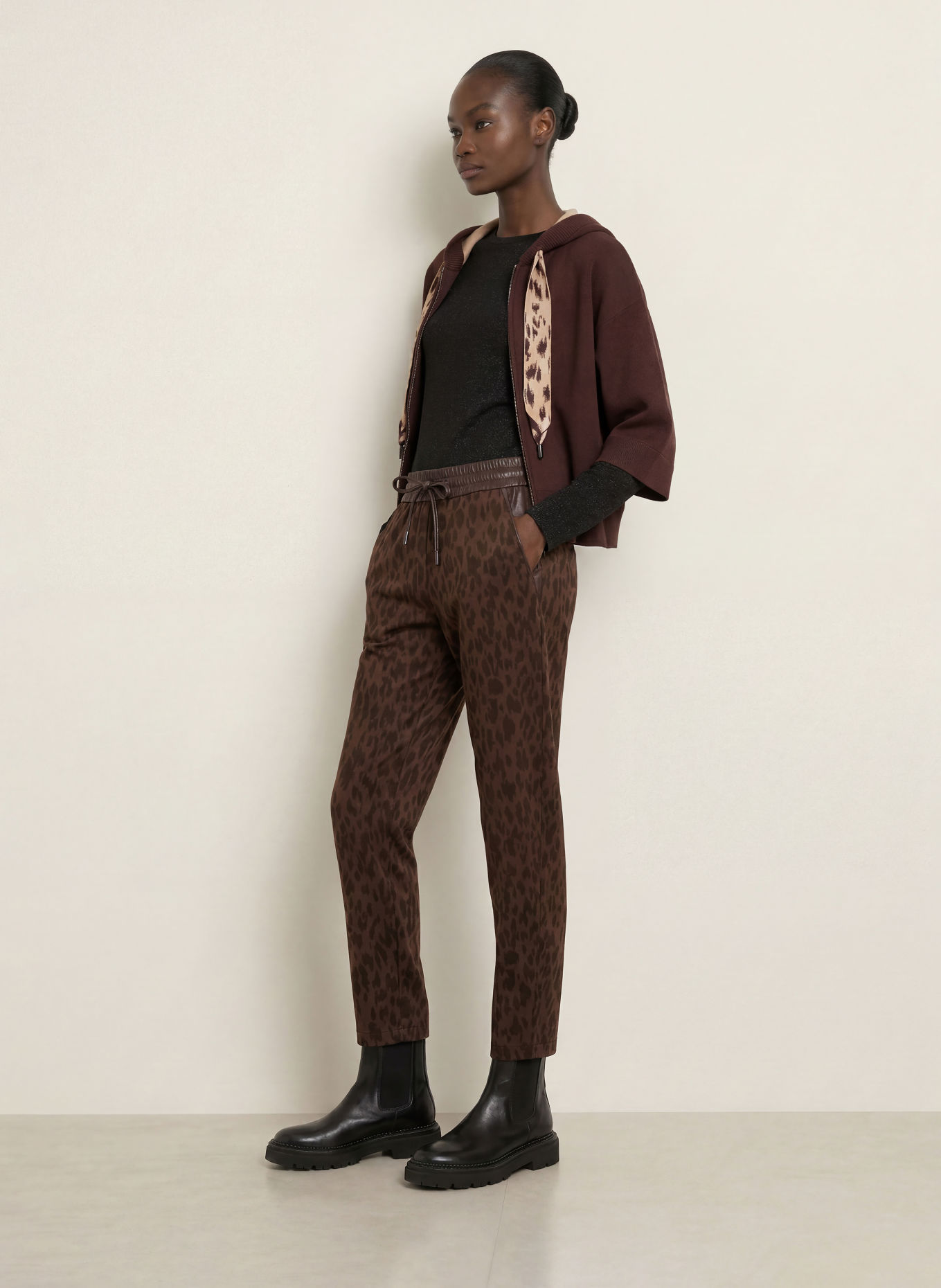 MARC CAIN Strickjacke: 697 seal brown