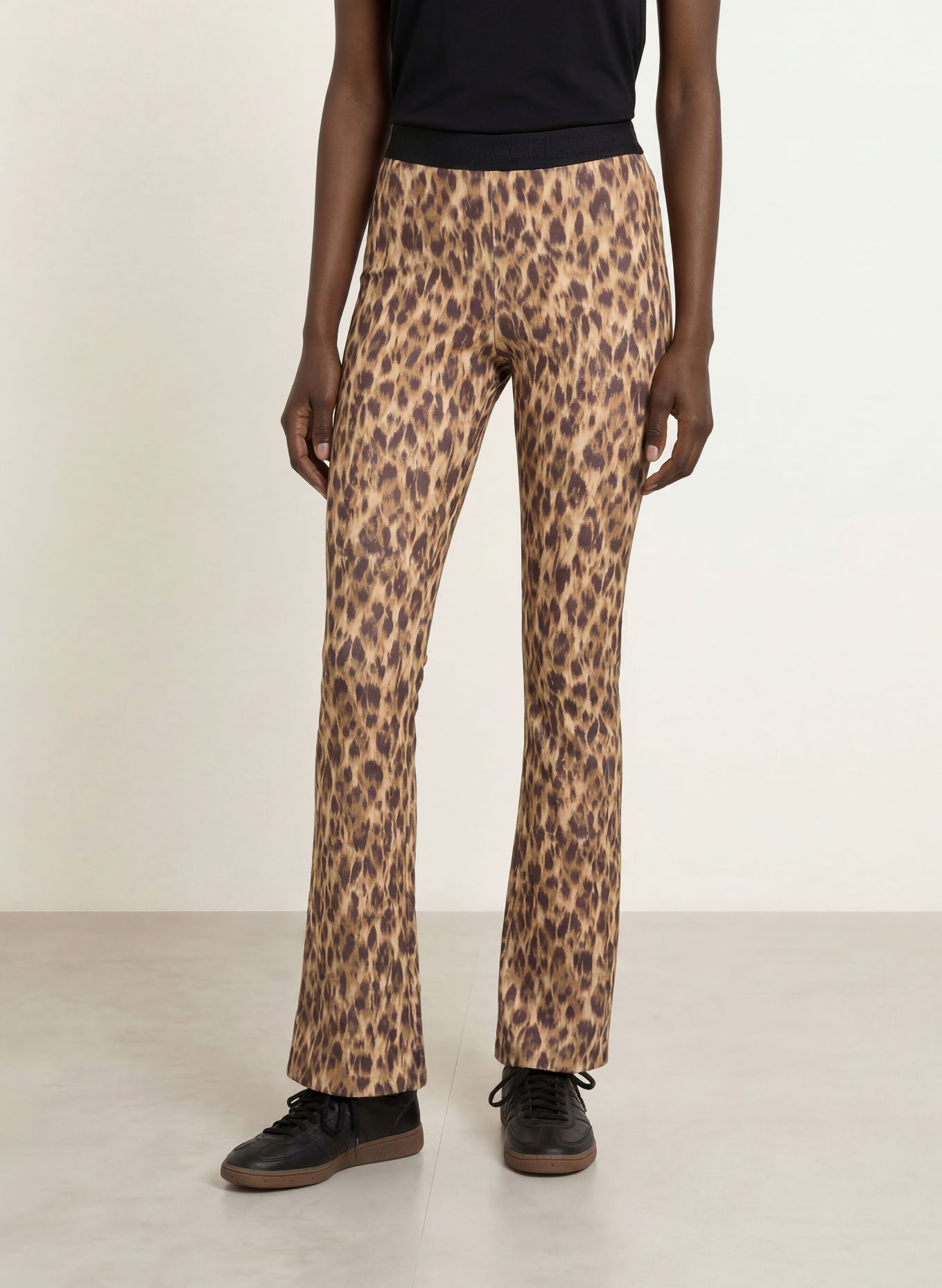 MARC CAIN Leggings FREDERICA: 697 seal brown