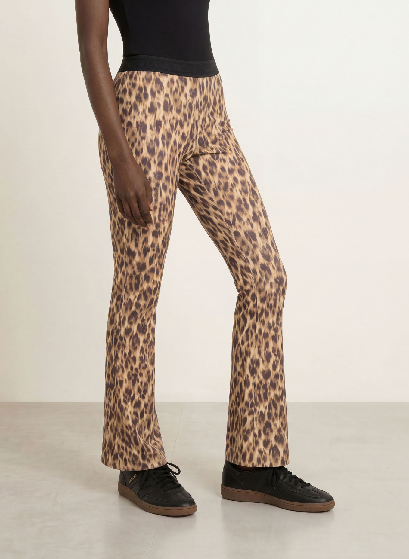 MARC CAIN Leggings FREDERICA: 697 seal brown