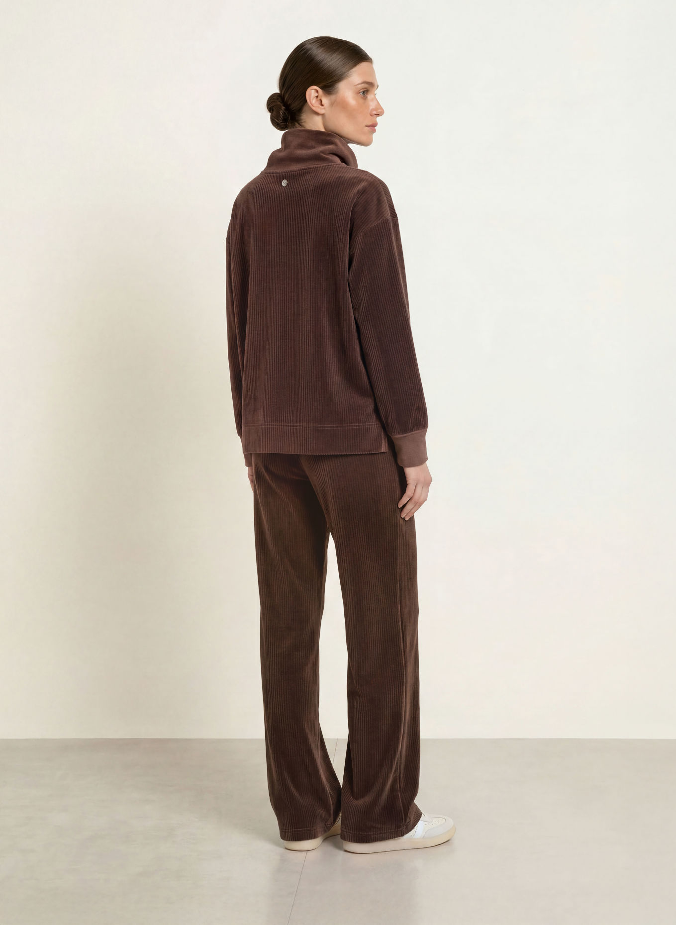 MARC CAIN Pantalon en velours côtelé: 697 seal brown