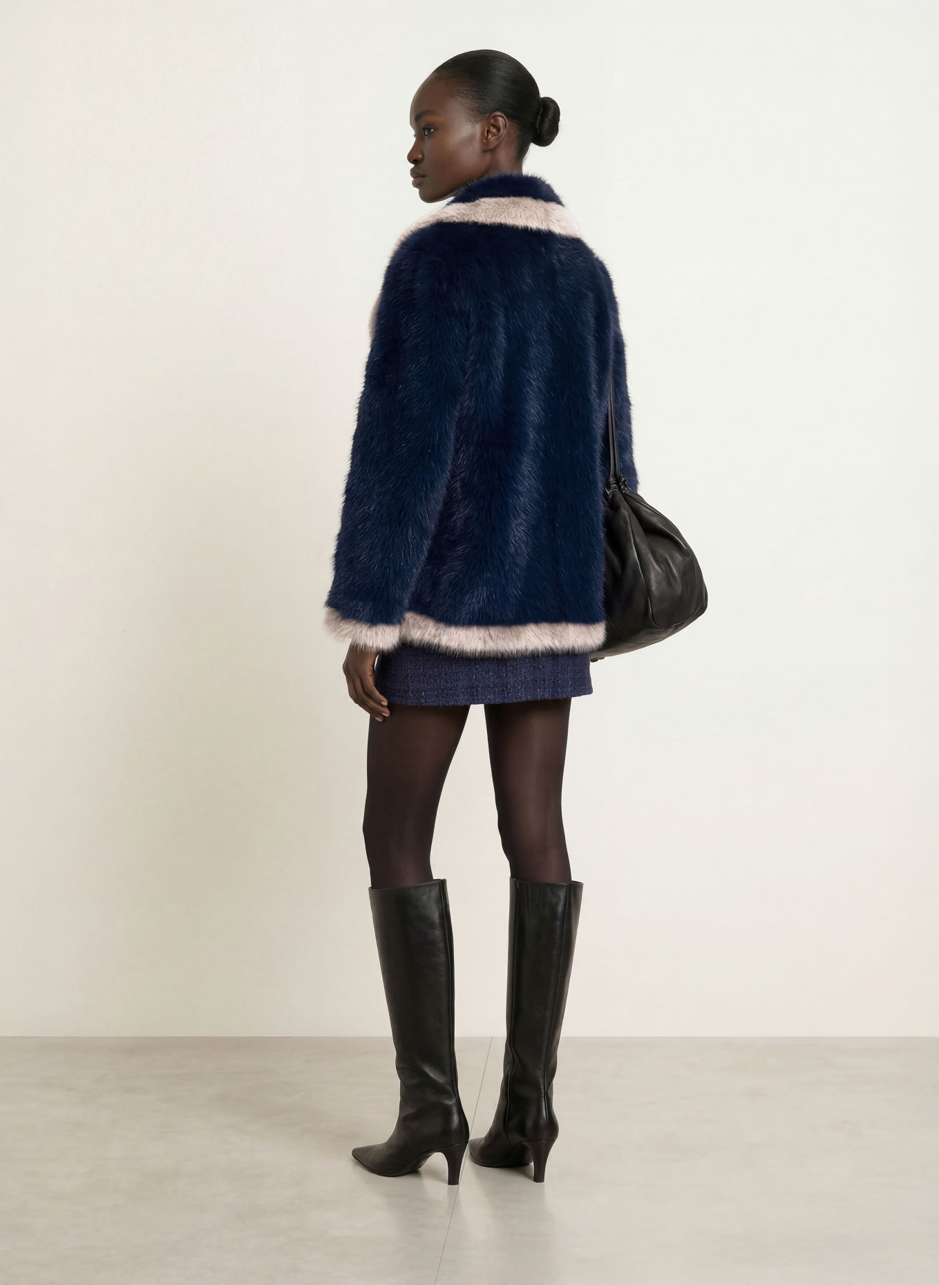 MARC CAIN Jas van imitatiebont: 393 pageant blue