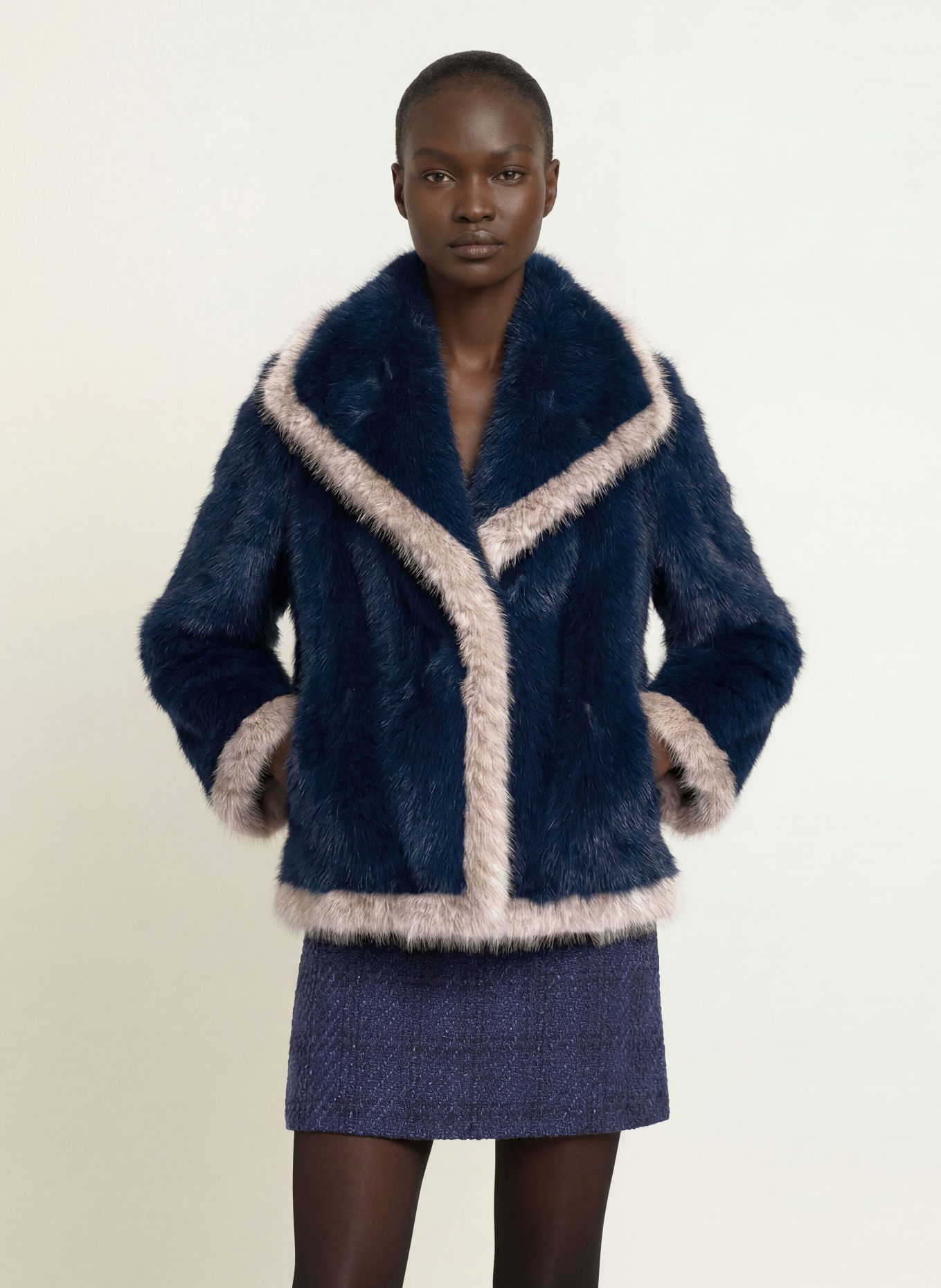 MARC CAIN Jas van imitatiebont: 393 pageant blue