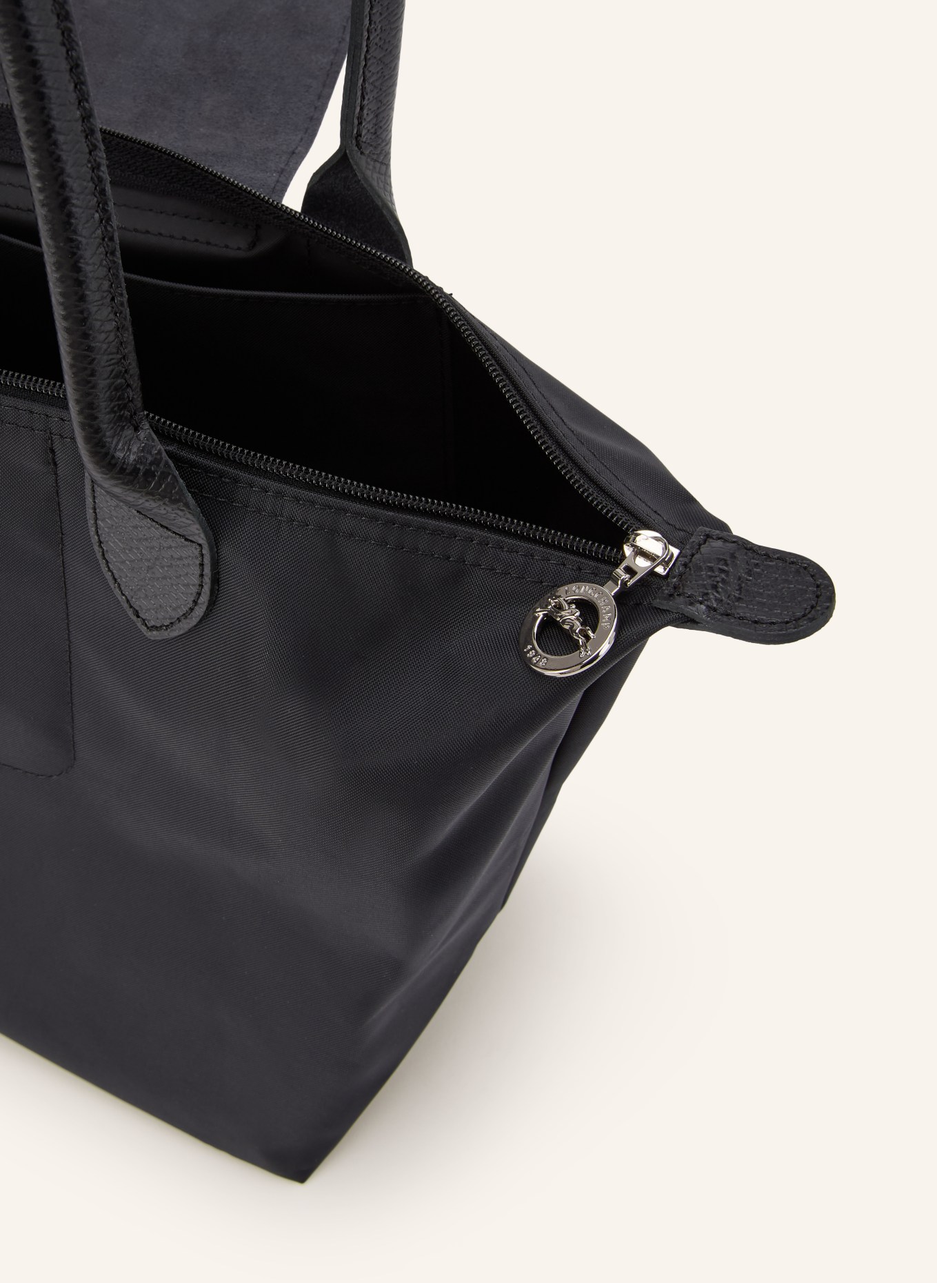 LONGCHAMP Schultertasche LE PLIAGE ONE M: SCHWARZ / SILBER