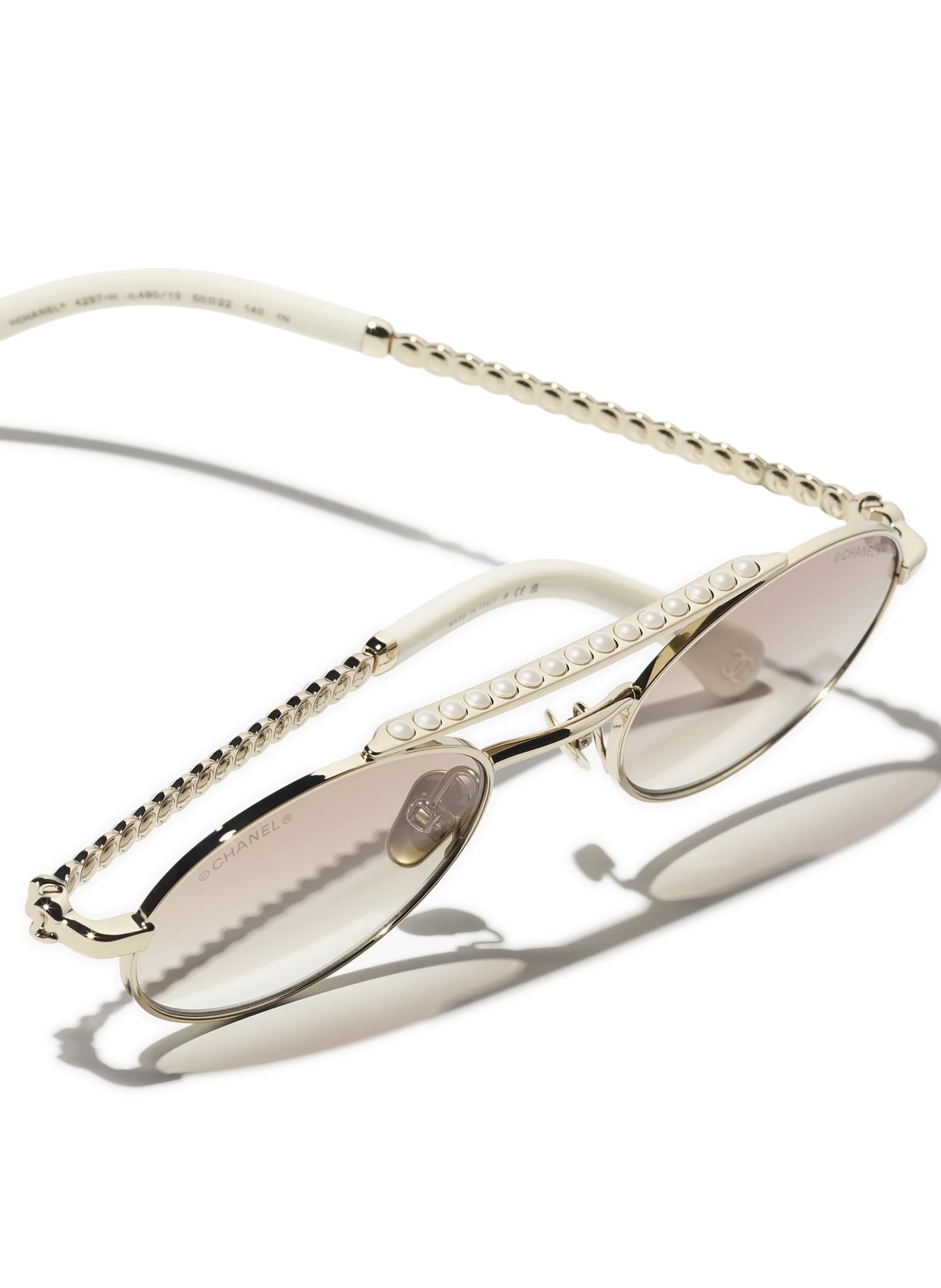 CHANEL Ovale Sonnenbrille: GOLD/ HELLBRAUN VERLAUF