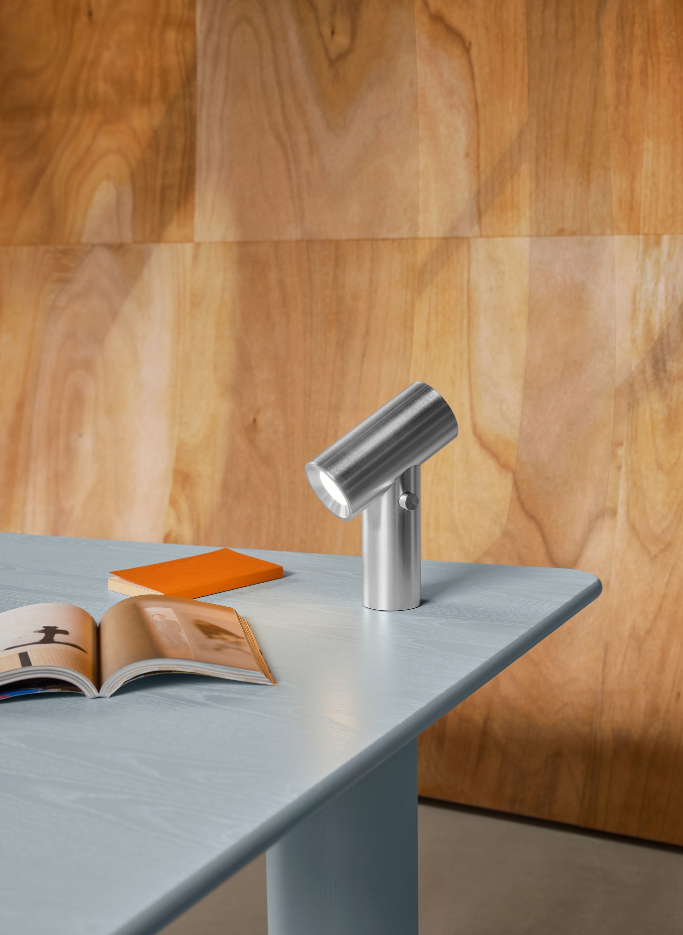 MUUTO Tafellamp BEAM: ZILVER