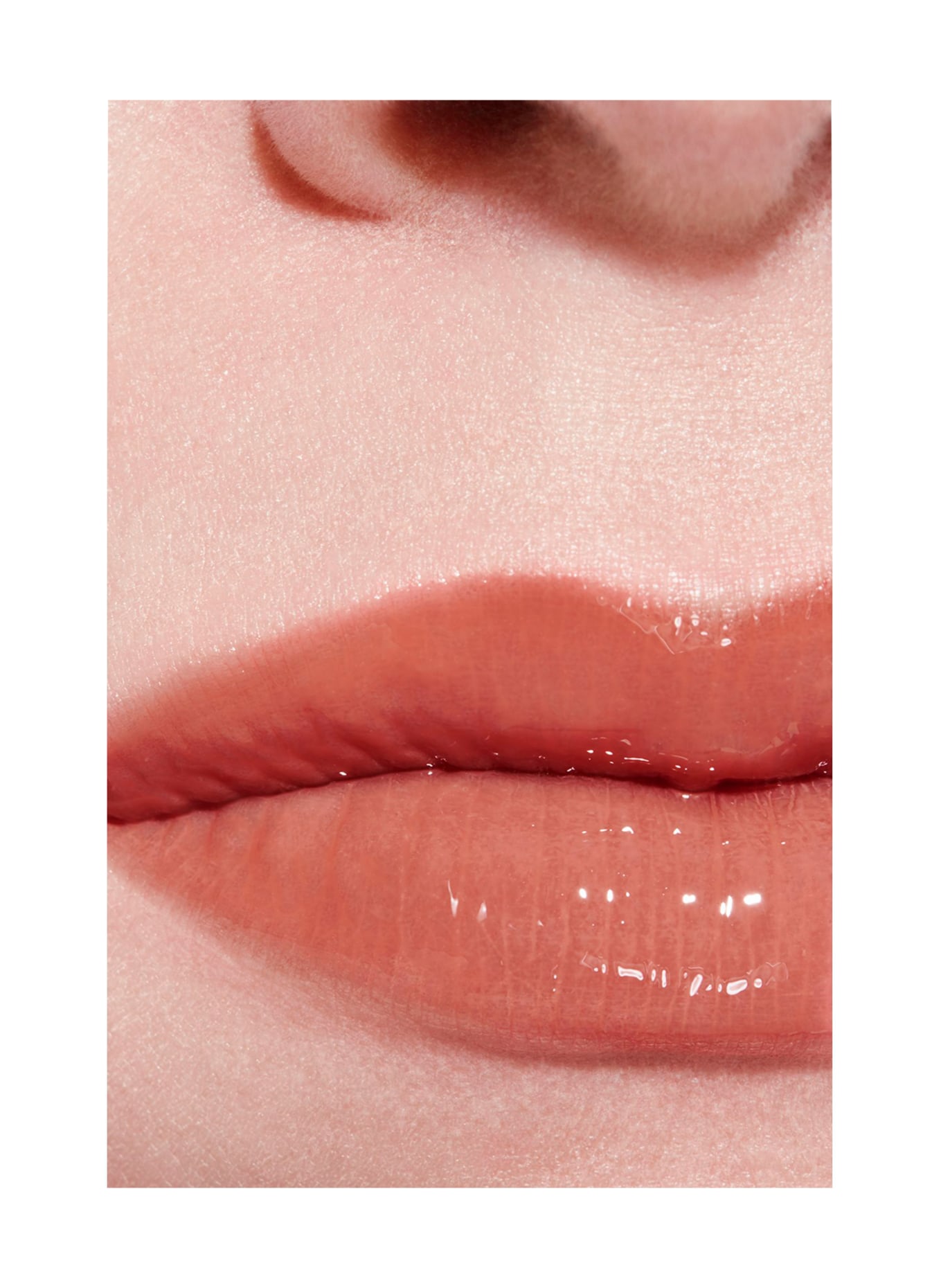 CHANEL ROUGE COCO HYDRA GLOSS: 443 IMPERTINENTE