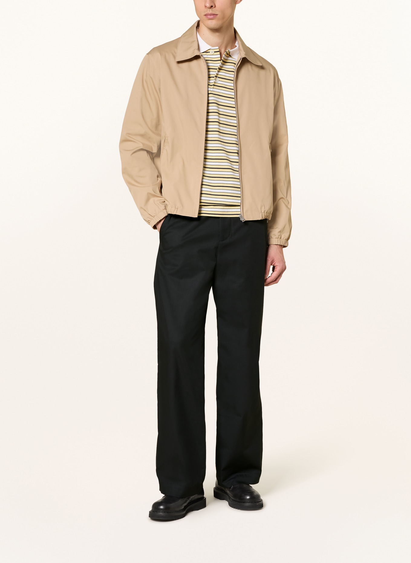 COS Chino Regular Fit: SCHWARZ