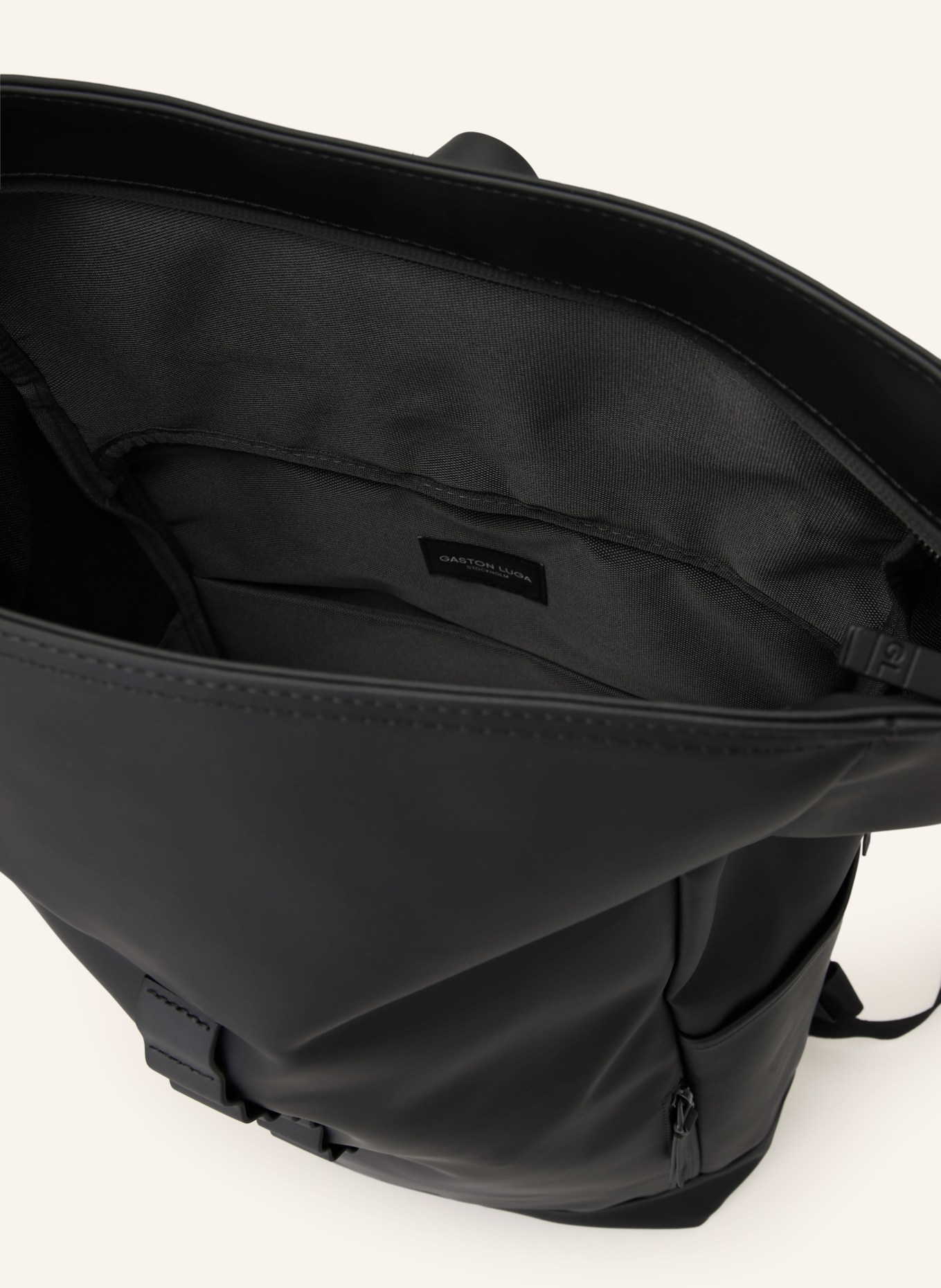 GASTON LUGA Rucksack SPLÄSH mit Laptop-Fach: SCHWARZ