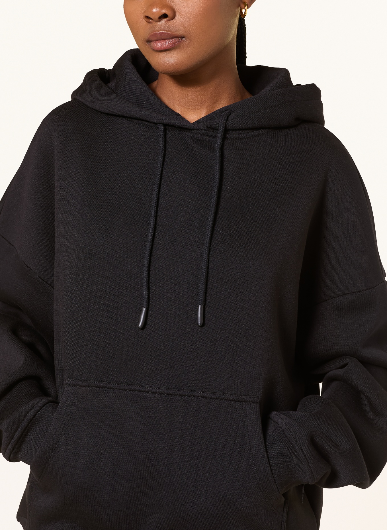 MRS & HUGS Hoodie: ZWART