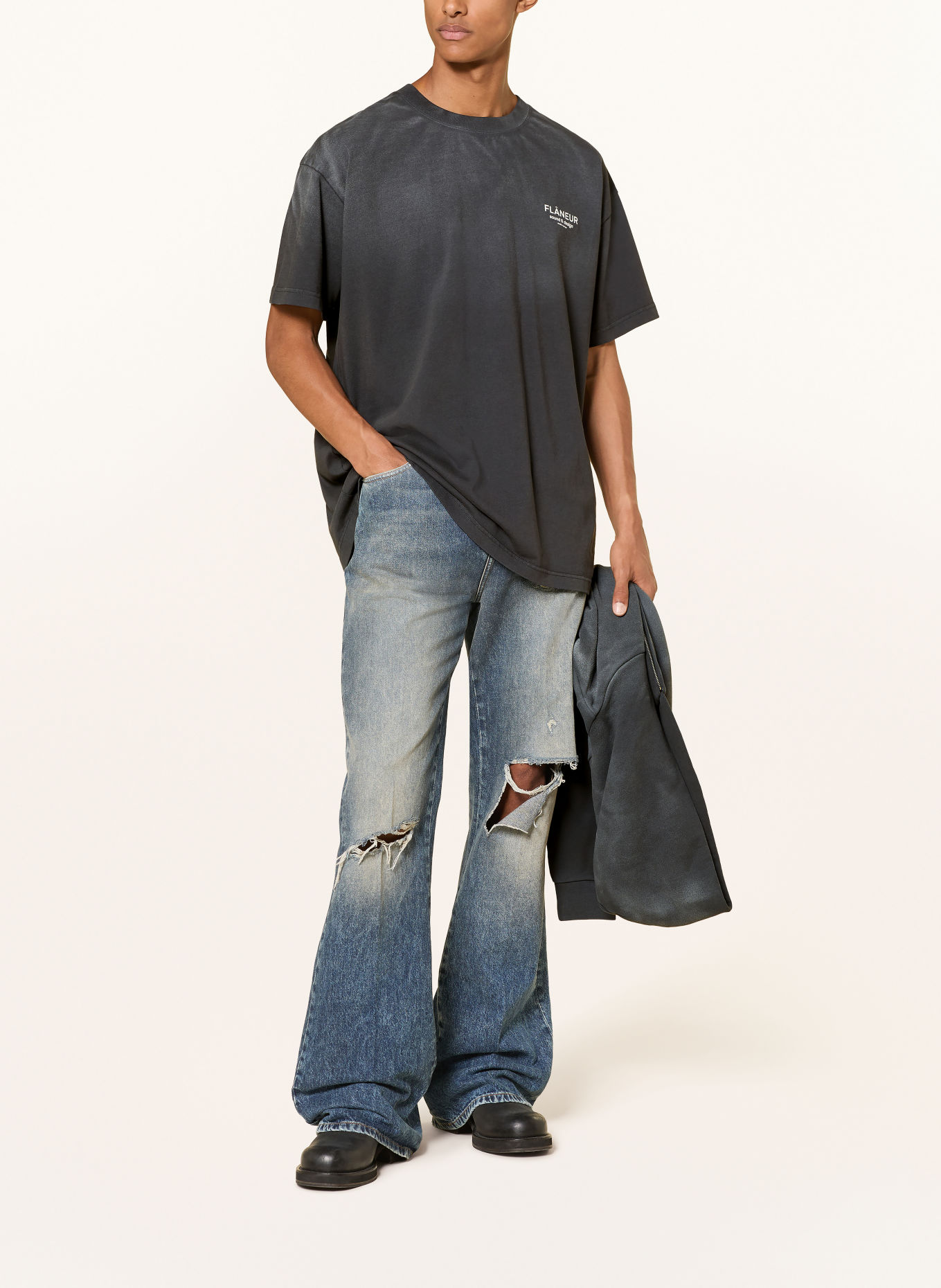 FLÂNEUR T-shirt: MÖRKGRÅ / GRÄDDE