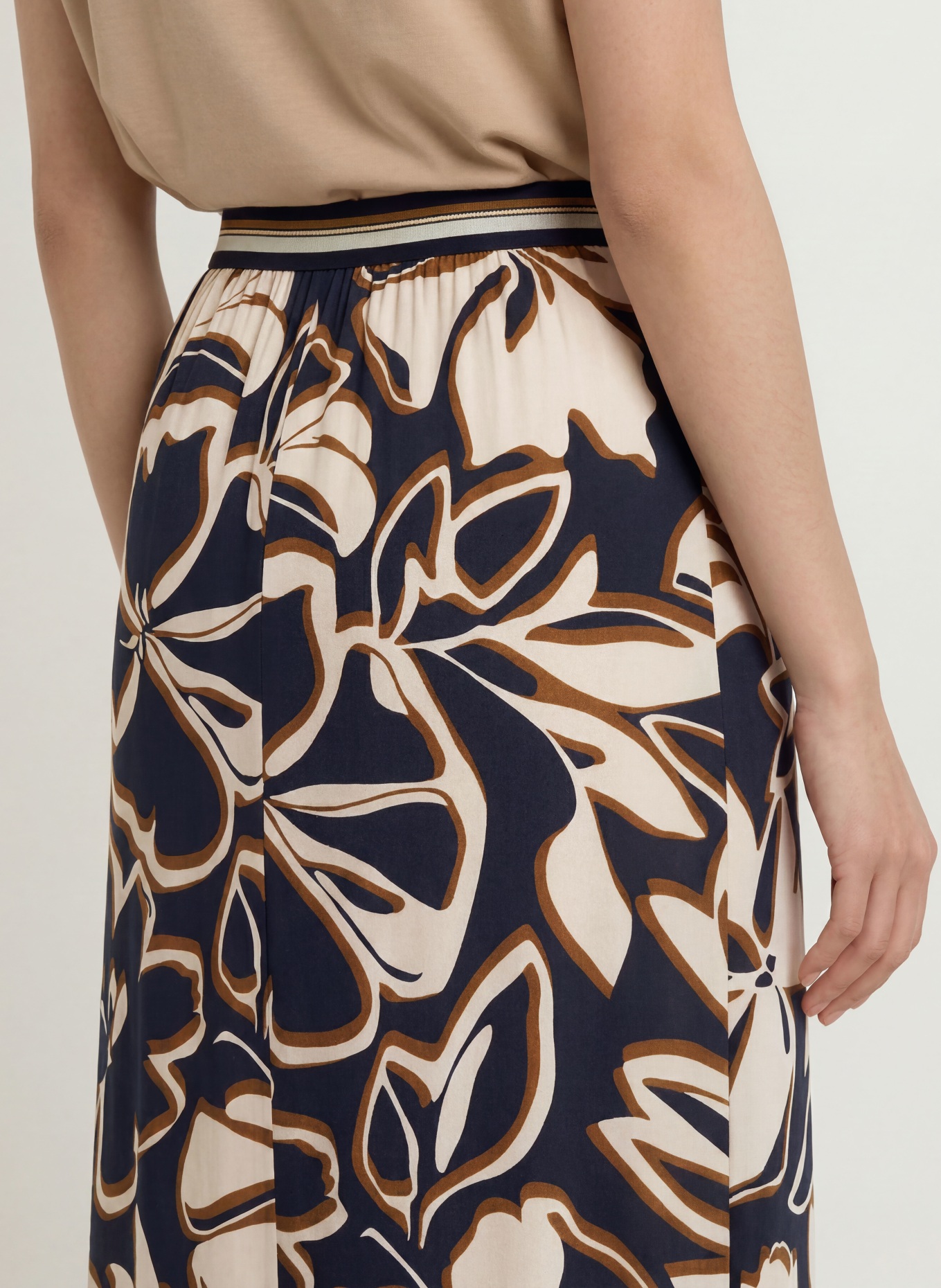 Betty Barclay Rok: DONKERBLAUW / BRUIN / WIT