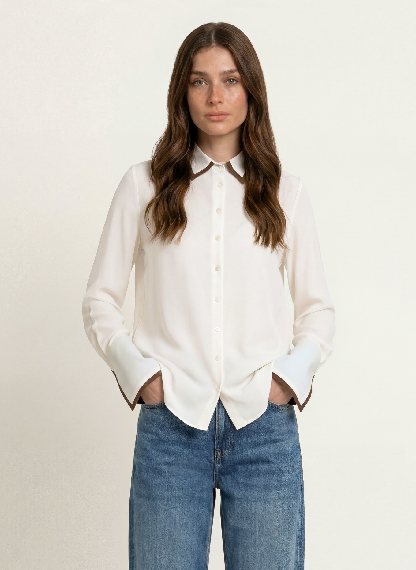 ÉMANOU Overhemdblouse met zijde: WIT / MARRON FONCÉ