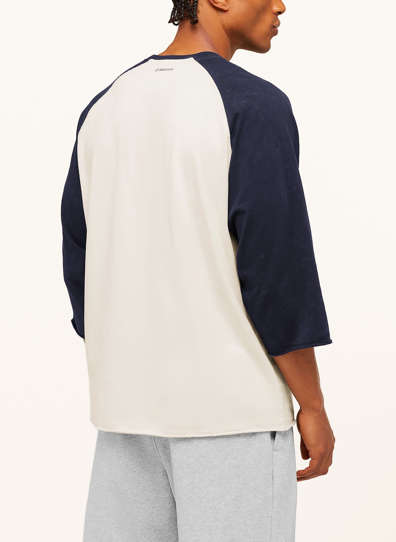 GYMSHARK Oversize-Shirt RETRO COLLEGIATE mit 3/4-Arm: CREME / DUNKELBLAU